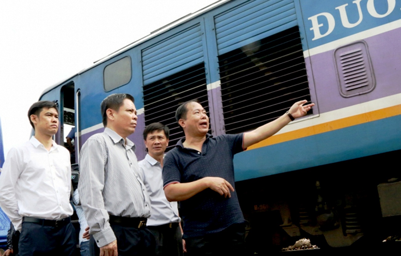 Bo truong Giao thong: Truy trach nhiem vu 2 tau dam nhau o Quang Nam hinh anh