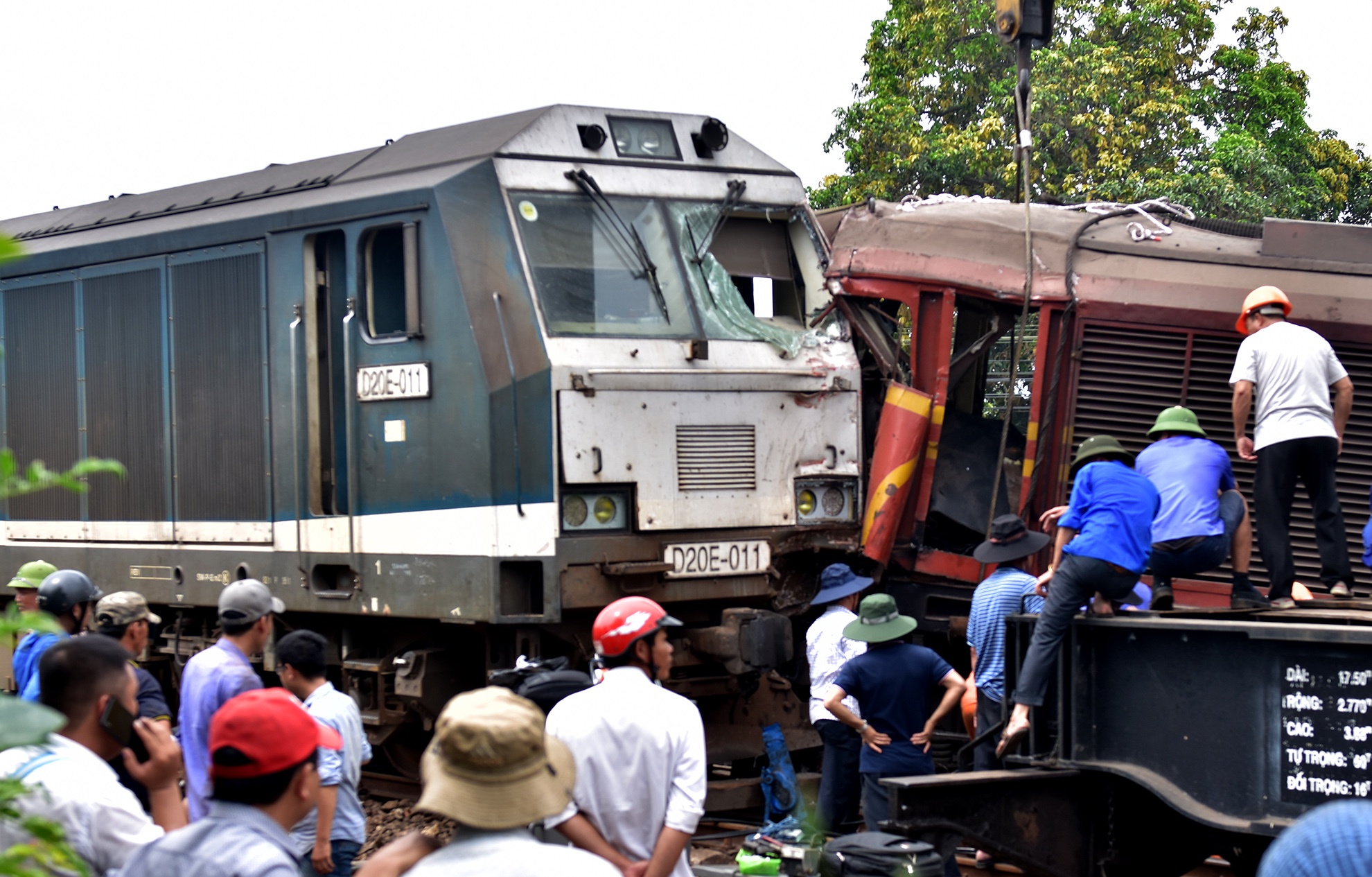 Sa thai nhieu can bo sau vu 2 tau hang tong nhau hinh anh