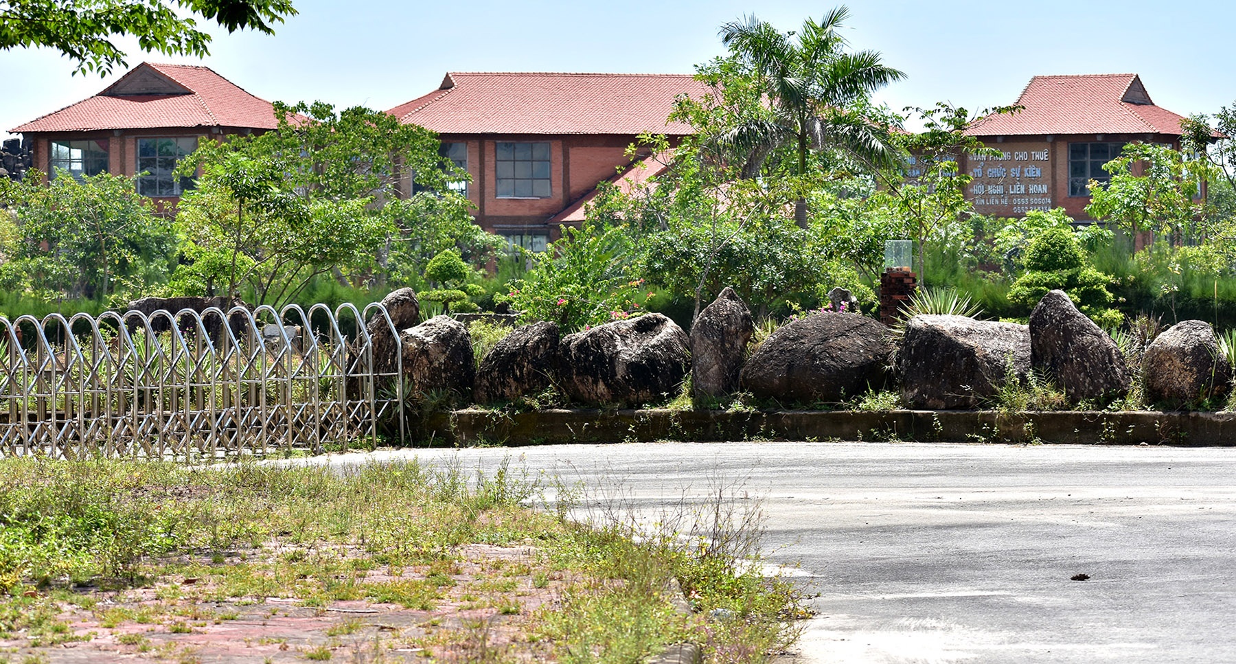 Khu du lich 8.000 ty dong hoang phe ben bai bien noi tieng Quang Ngai hinh anh