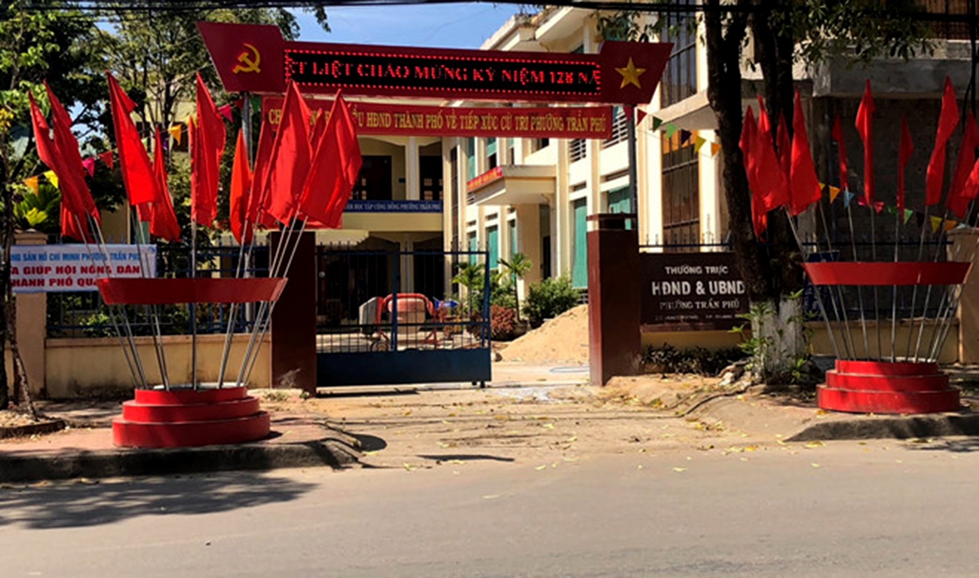 Xu ly nghiem can bo gia chu ky nguoi chet 'an' tien chinh sach hinh anh