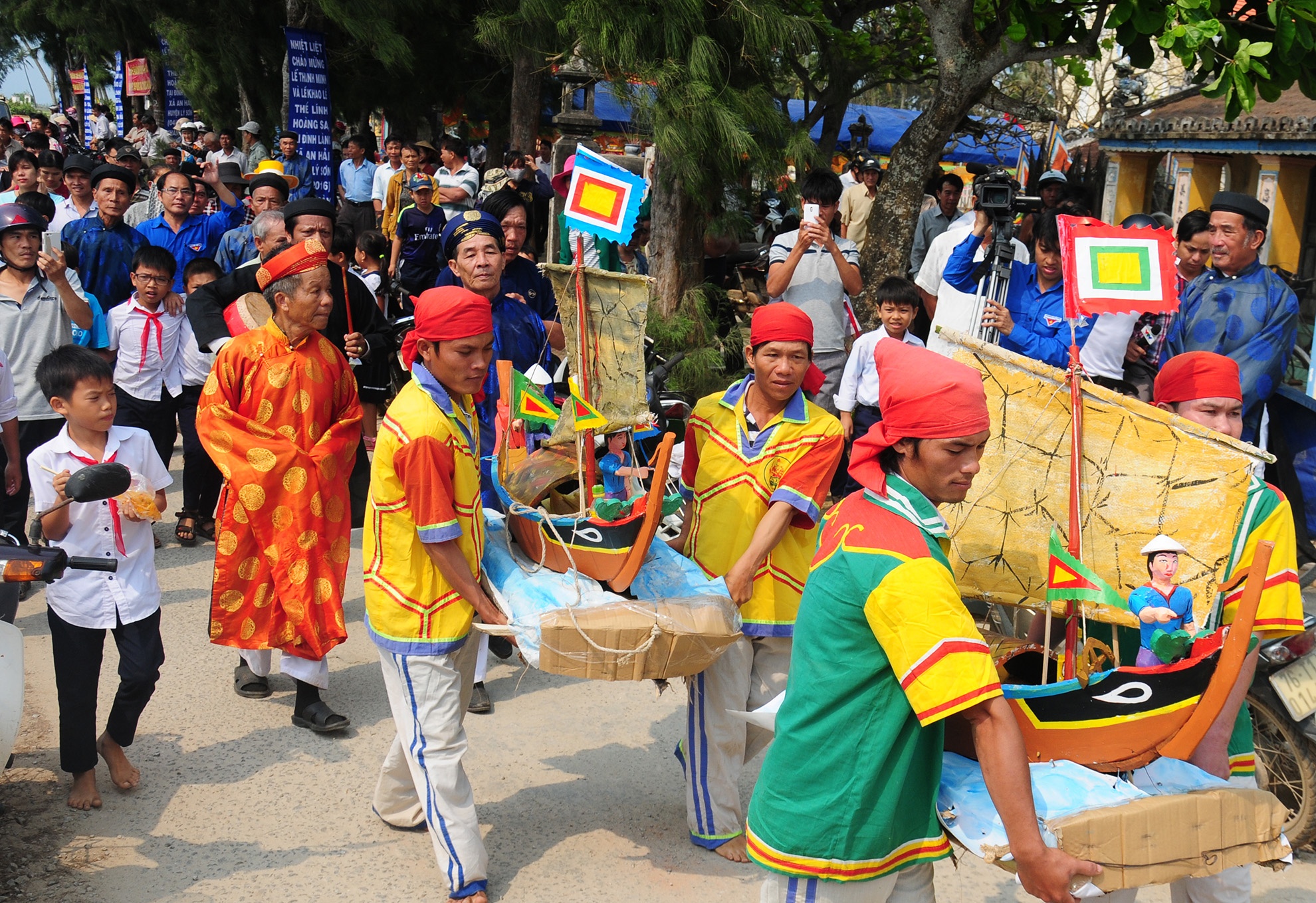 Hát quốc ca ở Lý Sơn ảnh 2 Hat quoc ca o Ly Son anh 2