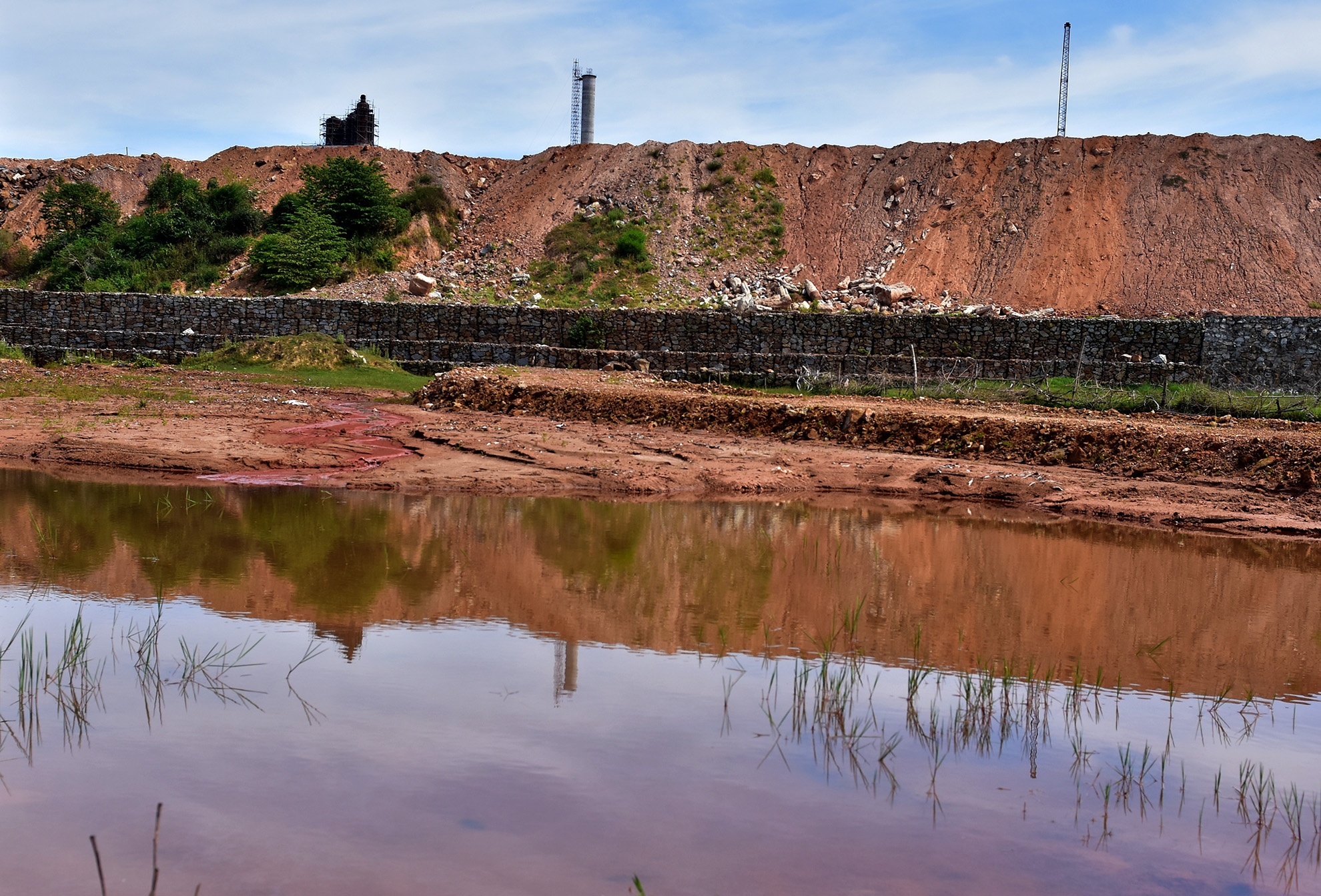 Nhà máy giấy hoen gỉ ảnh 2 Nha may giay hoen gi anh 2