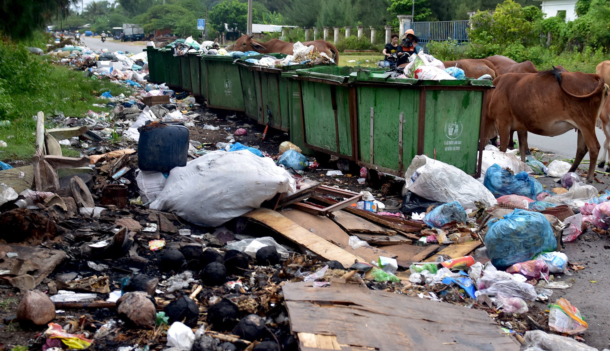 Khon kho vi rac thai anh 2