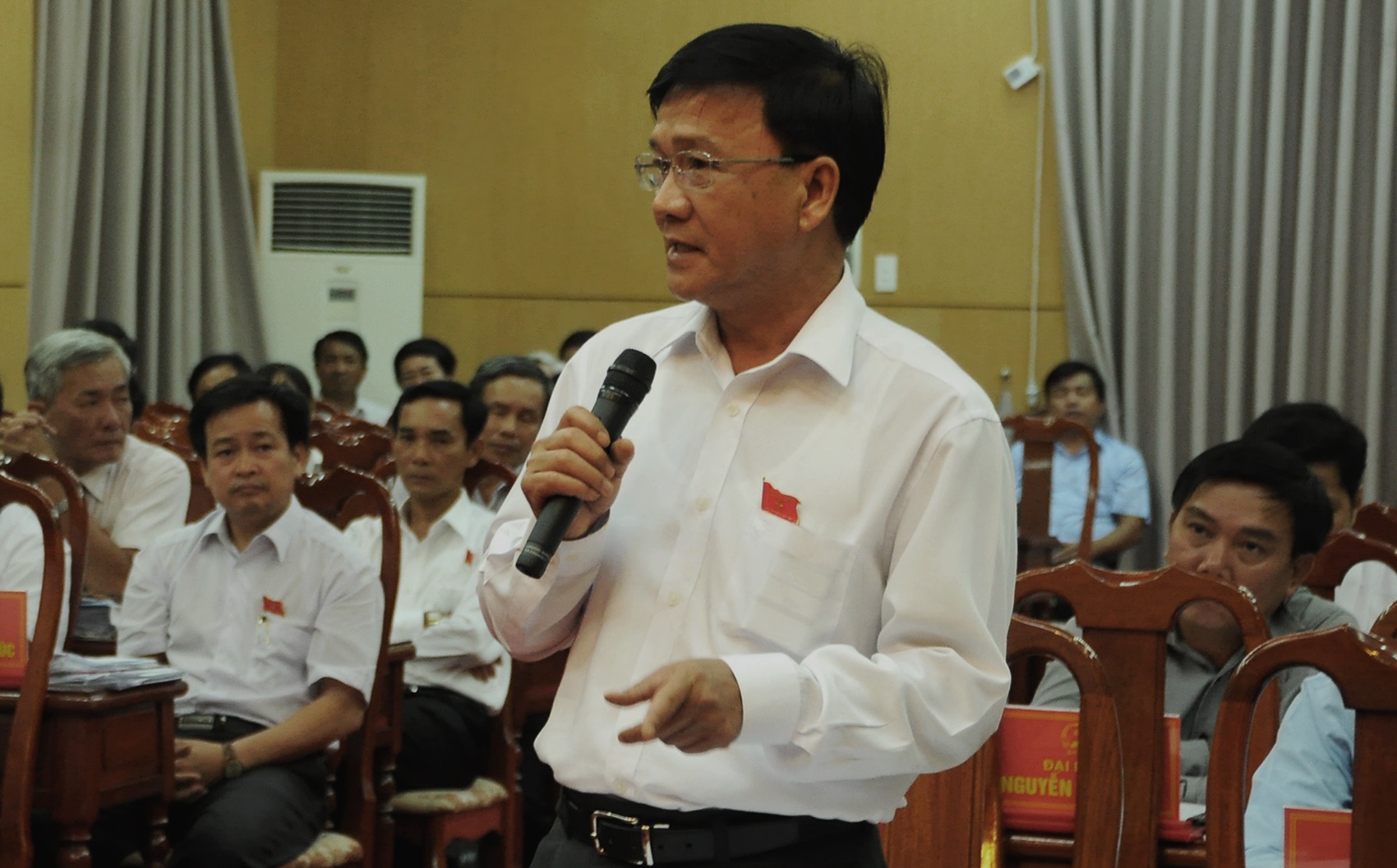 Nha may 10.000 ty hoen gi anh 2