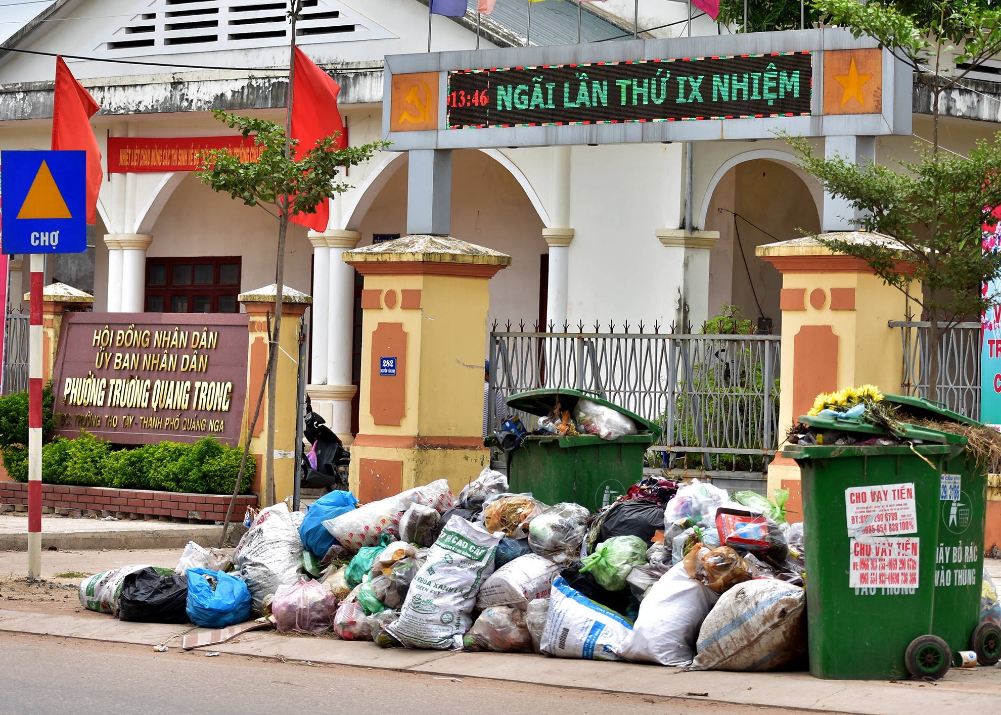 Khon kho vi rac thai anh 1