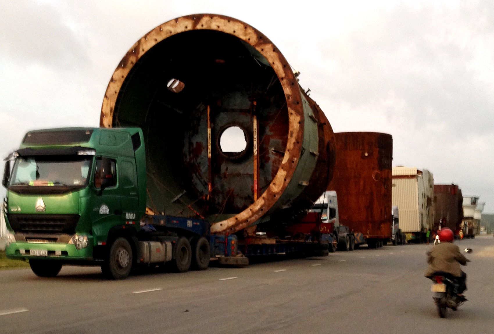 Buoc nha may giay 10.000 ty tham dinh thiet bi, moi truong hinh anh