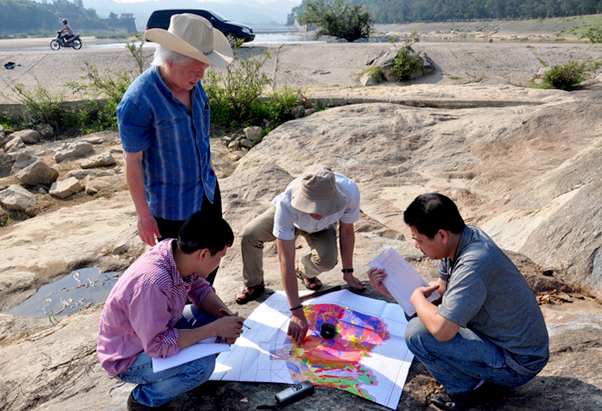 Dong dat 3,9 do Richter gay rung lac o Quang Nam, Quang Ngai hinh anh