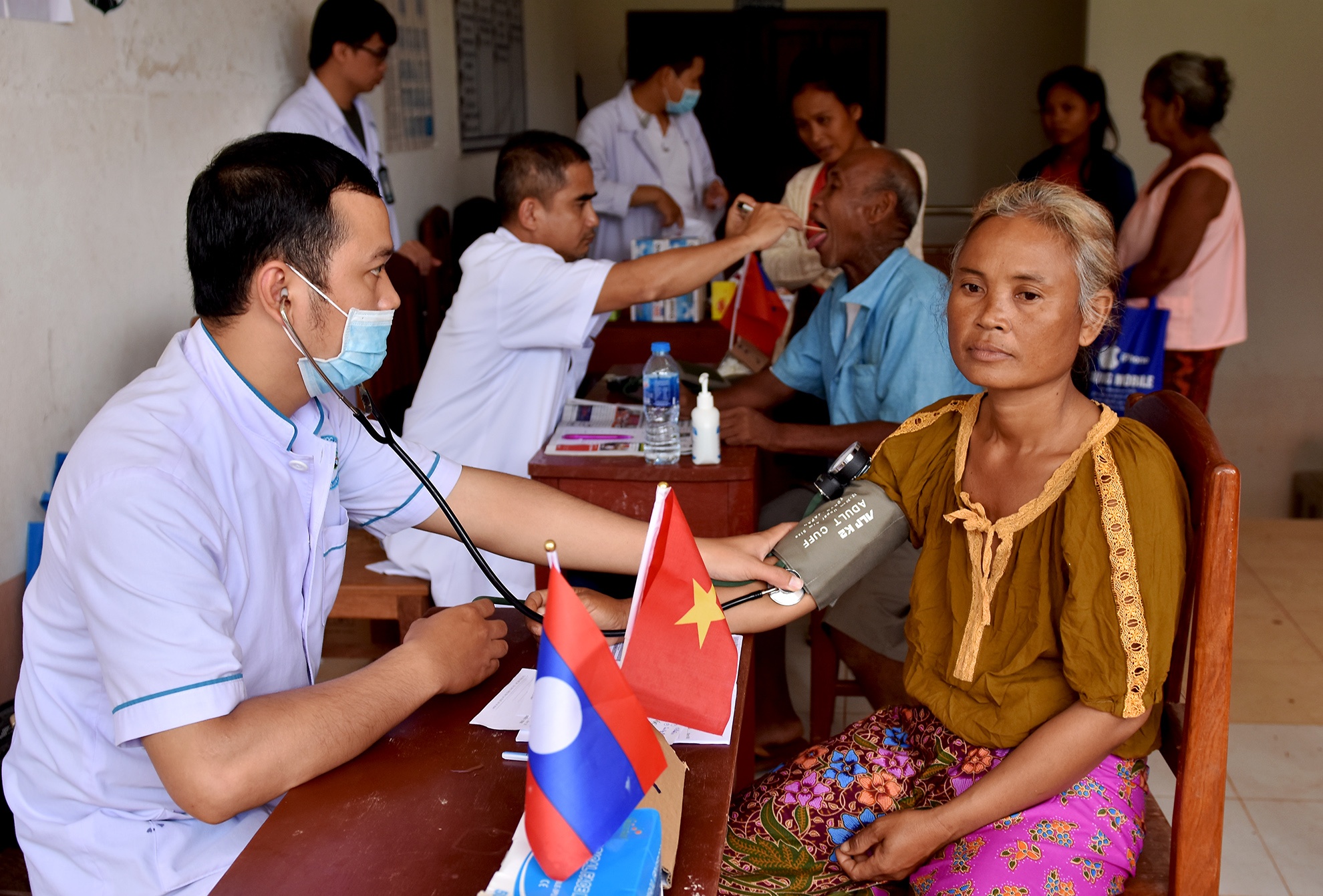 Vo dap thuy dien Lao anh 13