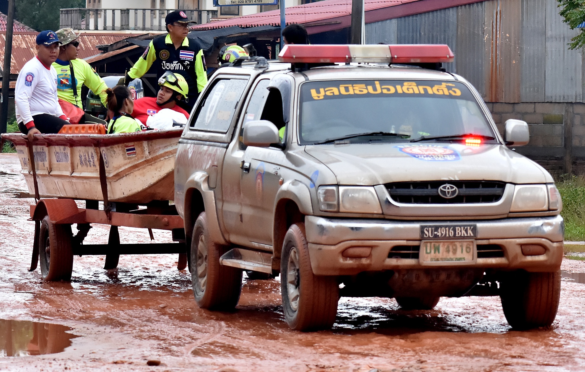 Vo dap thuy dien Lao anh 2