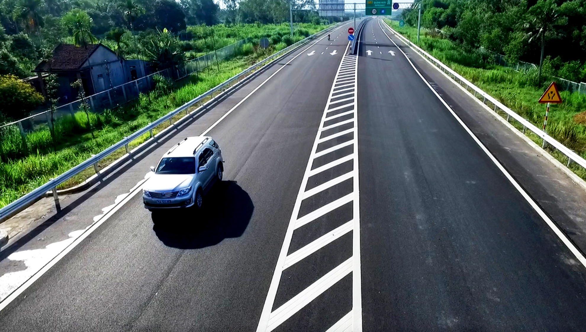 Cao toc Da Nang - Quang Ngai anh 15