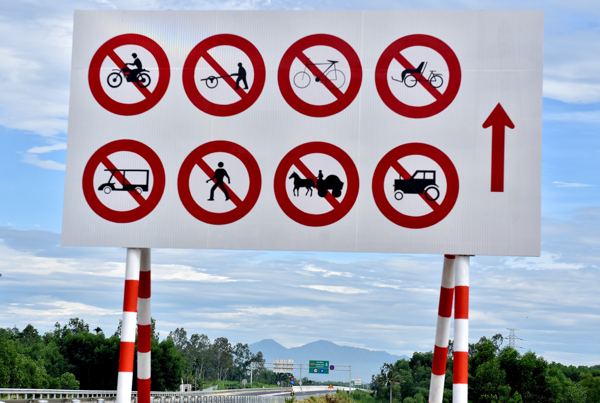 Cao toc Da Nang - Quang Ngai anh 7