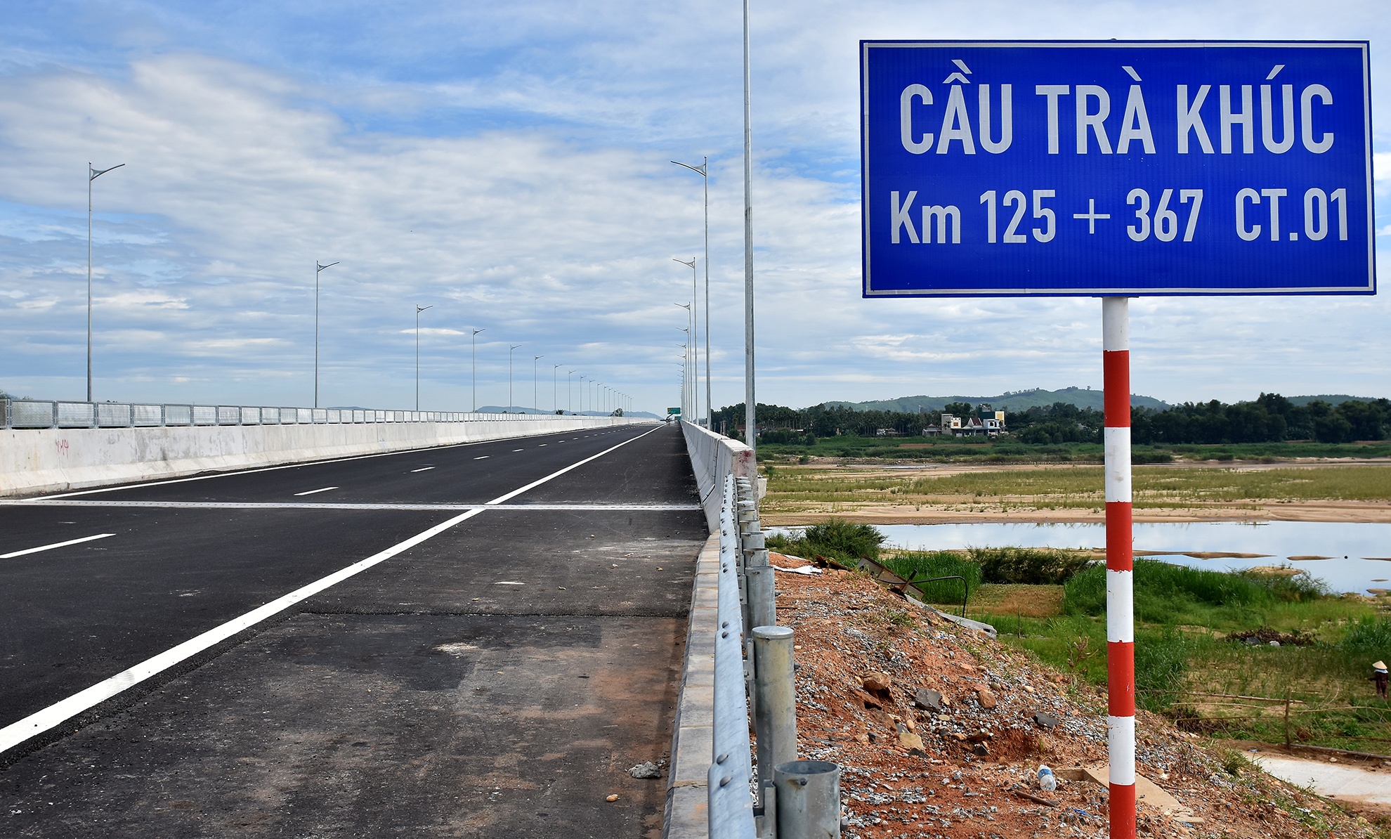 Cao toc Da Nang - Quang Ngai anh 8