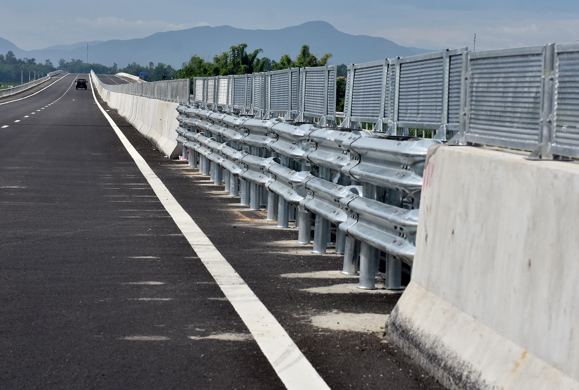 Cao toc Da Nang - Quang Ngai anh 10