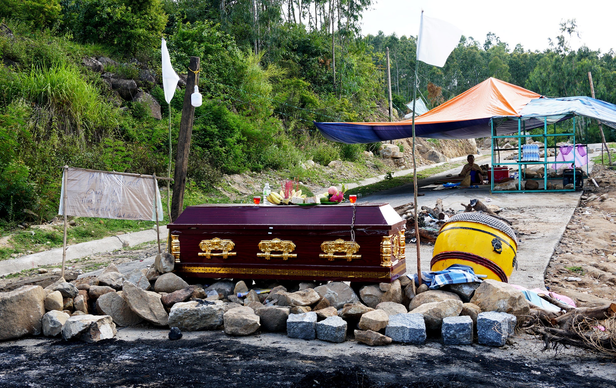 Dan bao vay nha may rac anh 1