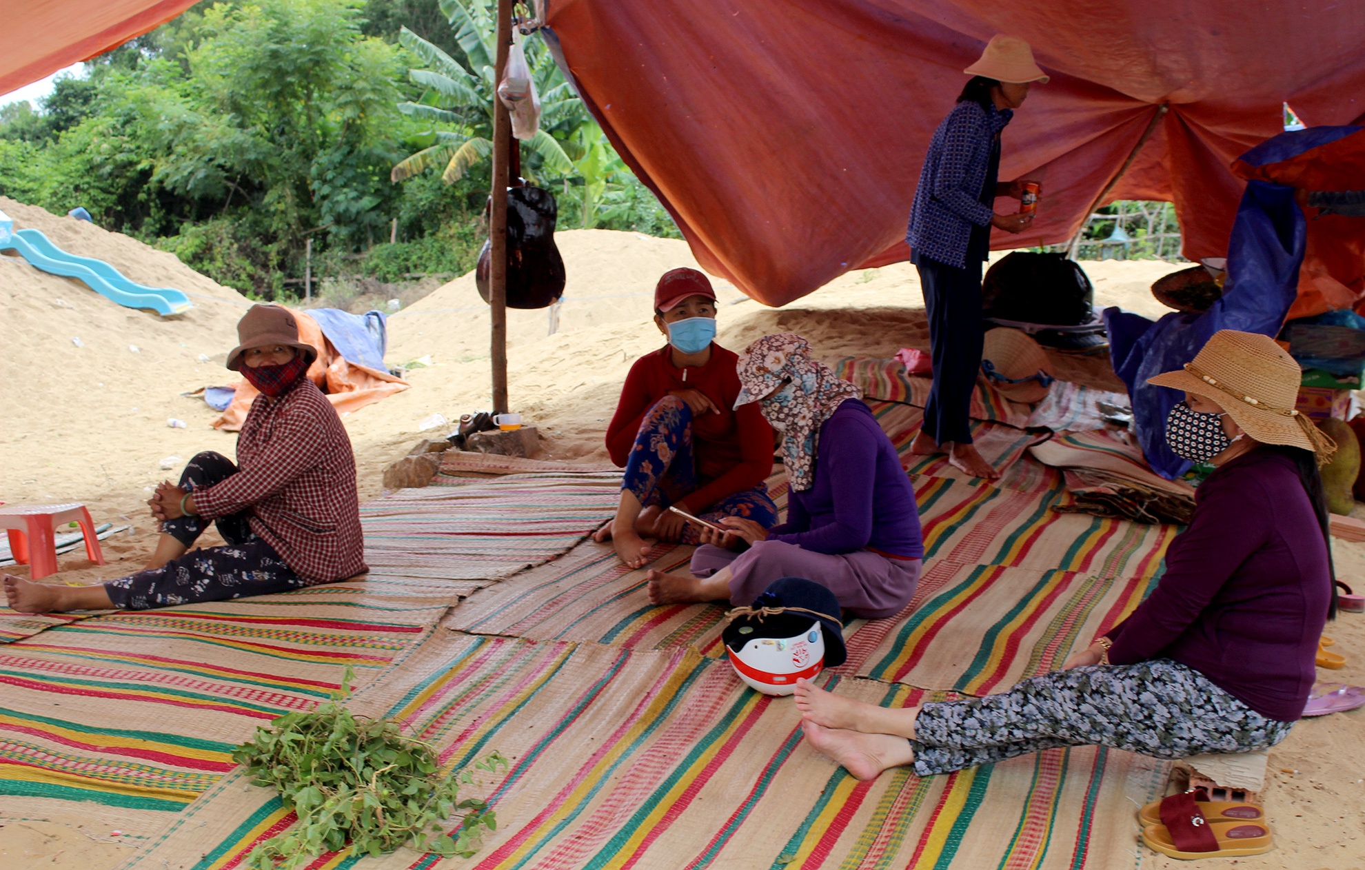 Dan bao vay nha may rac anh 2