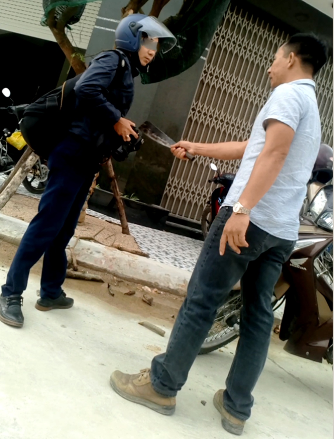 Đe dọa giết nhà báo  ảnh 2 De doa giet nha bao anh 2