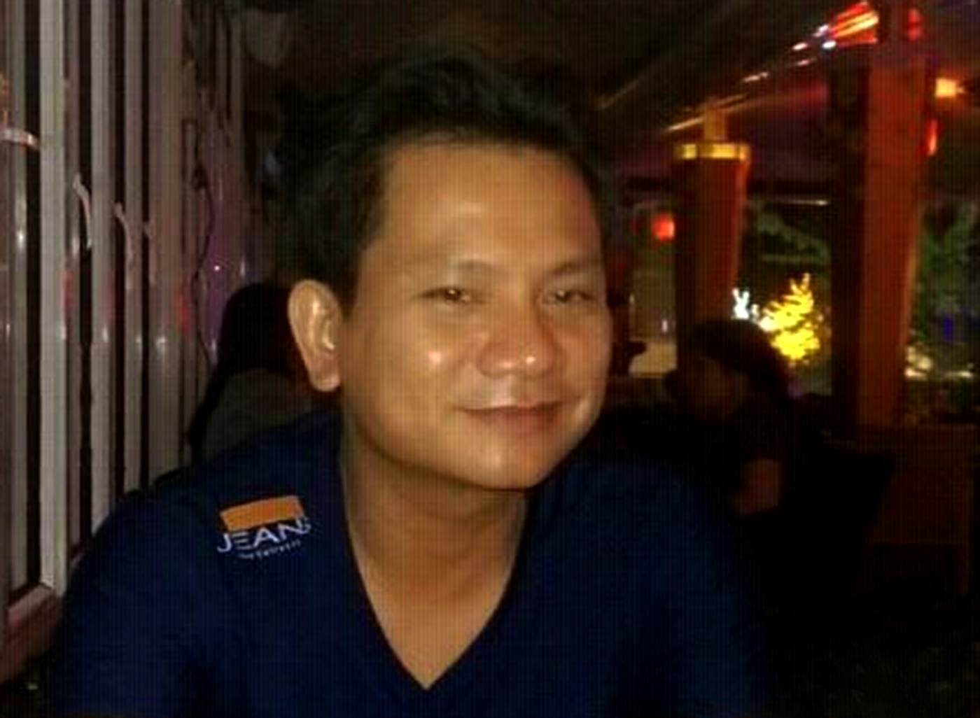 Bat can bo gia chu ky nguoi dan de chiem doat tien den bu hinh anh