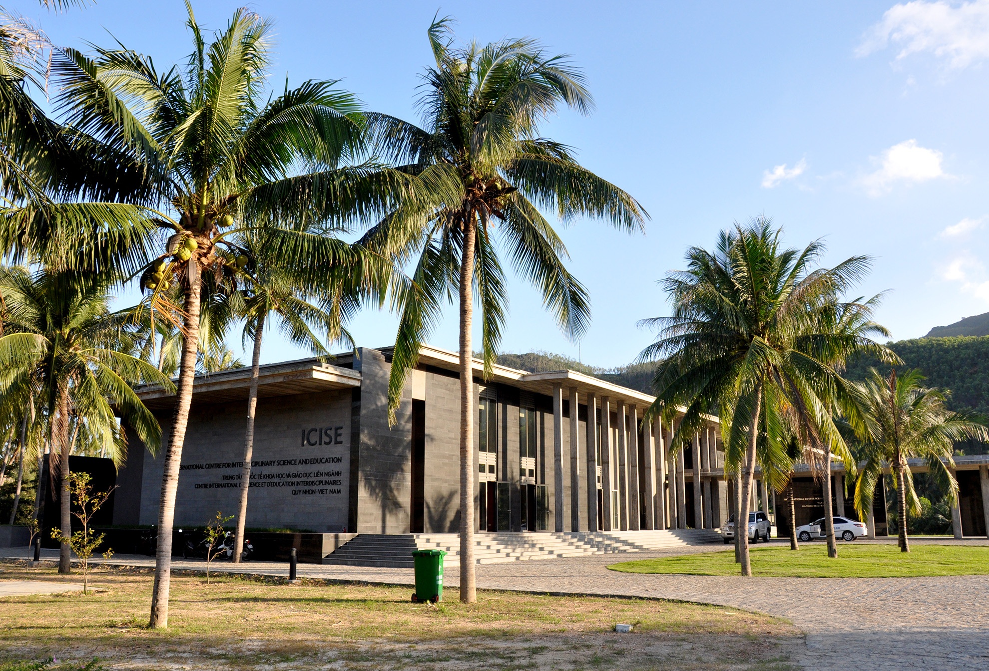 To hop khong gian khoa hoc anh 11