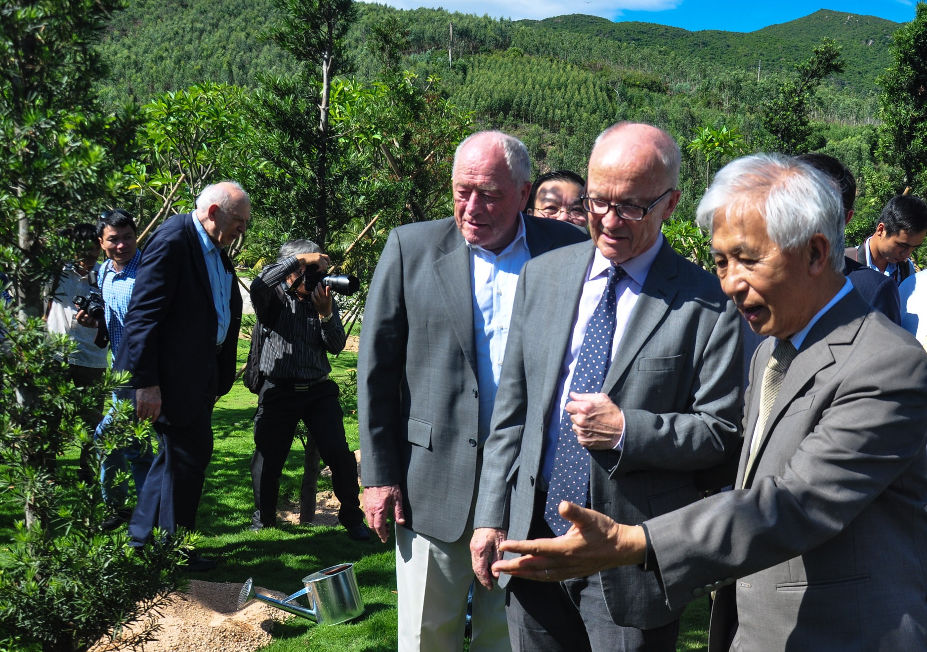 To hop khong gian khoa hoc anh 6