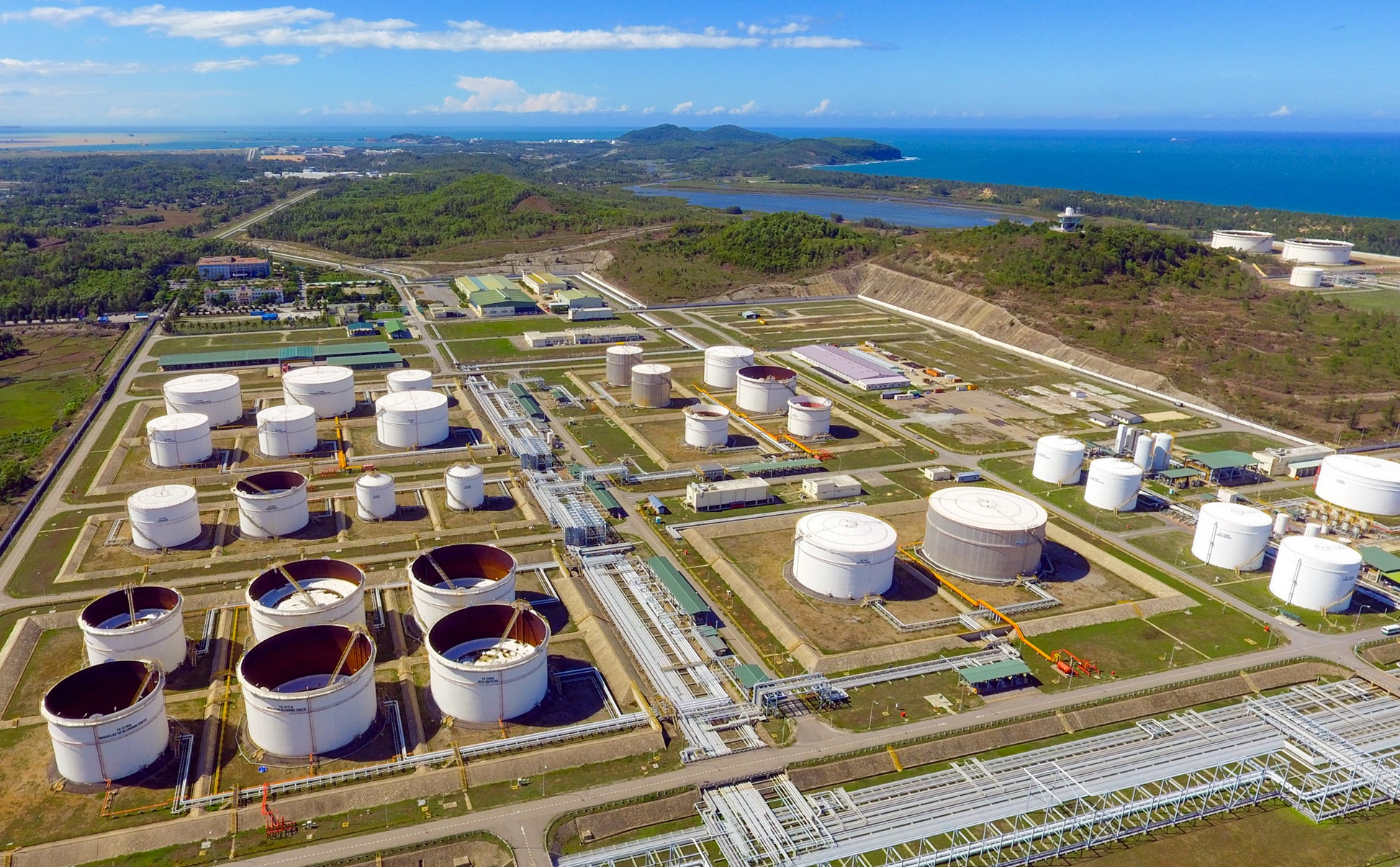 Toàn cảnh Nhà máy lọc dầu Dung Quất ảnh 6 Toan canh Nha may loc dau Dung Quat anh 6