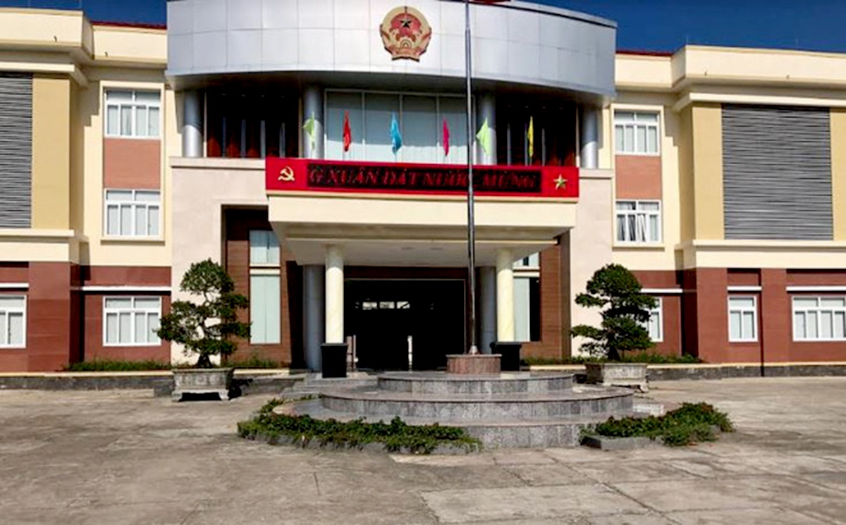 Luân chuyển cán bộ Quảng Ngãi ảnh 2 Luan chuyen can bo Quang Ngai anh 2