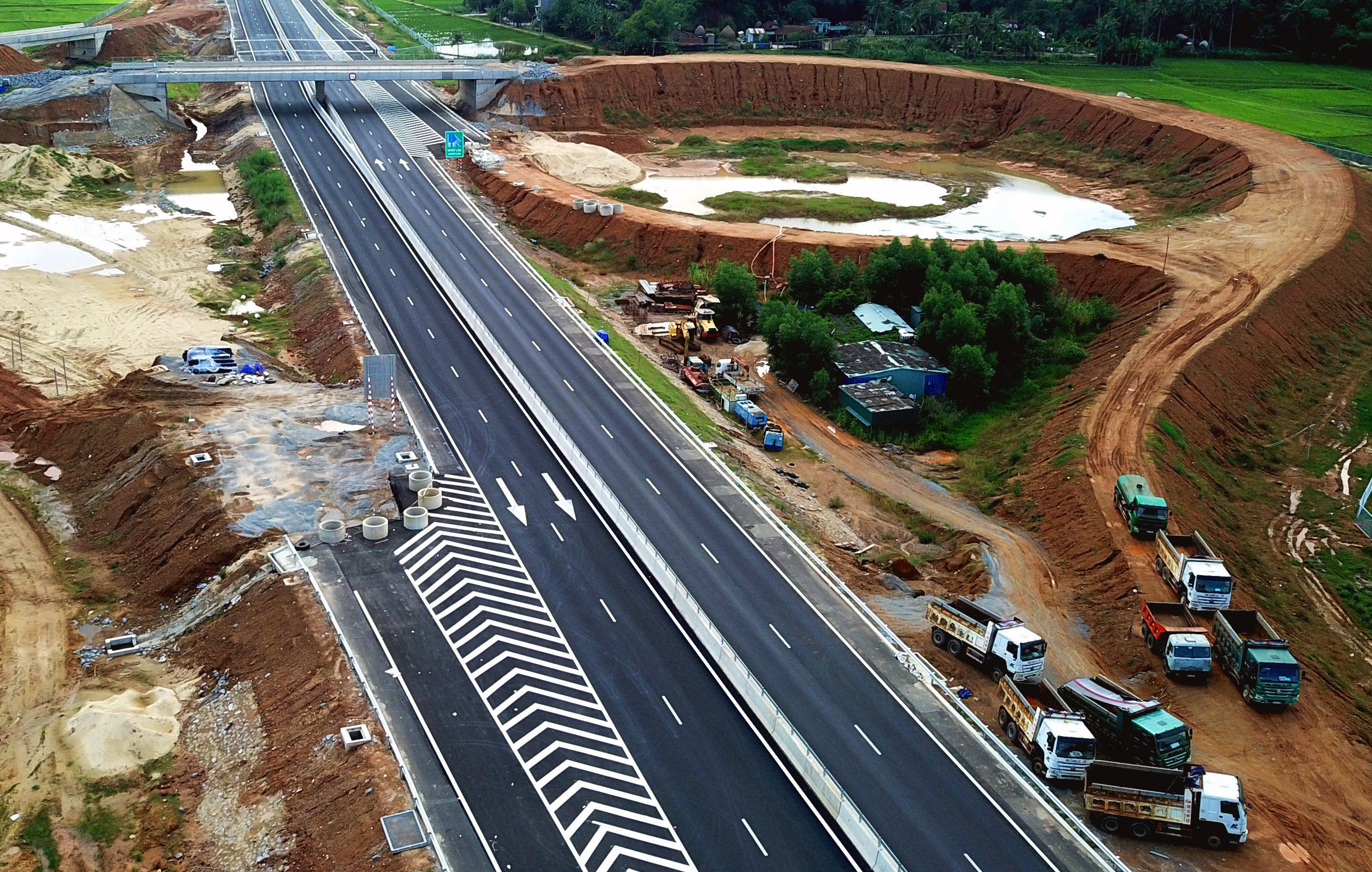 Cao toc 34.500 ty ngon ngang sau hon mot thang thong xe hinh anh