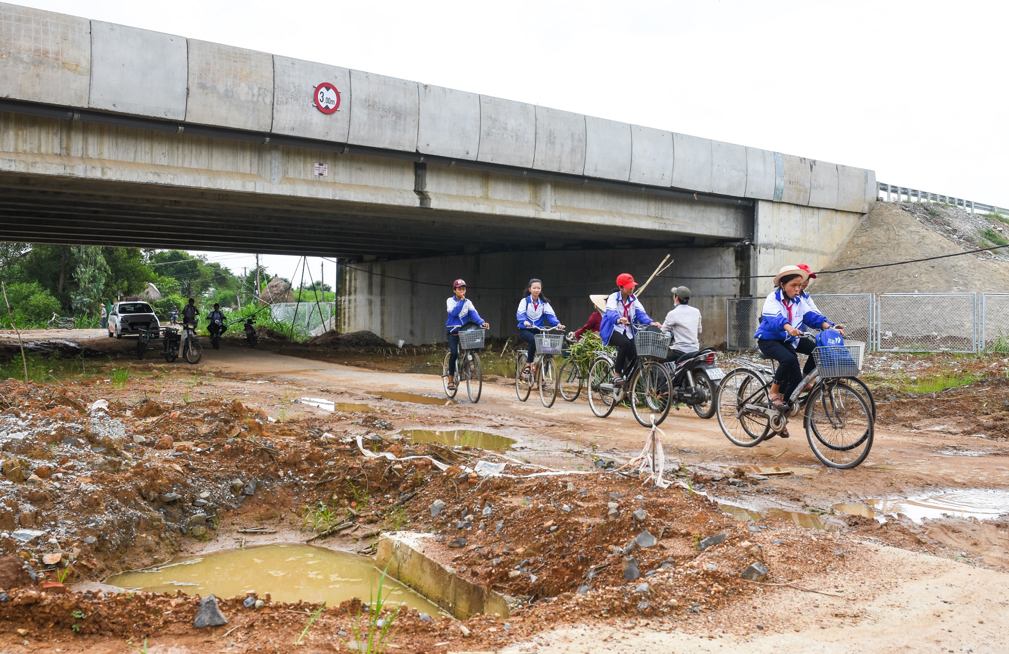 Cao toc Da Nang- Quang Ngai anh 10