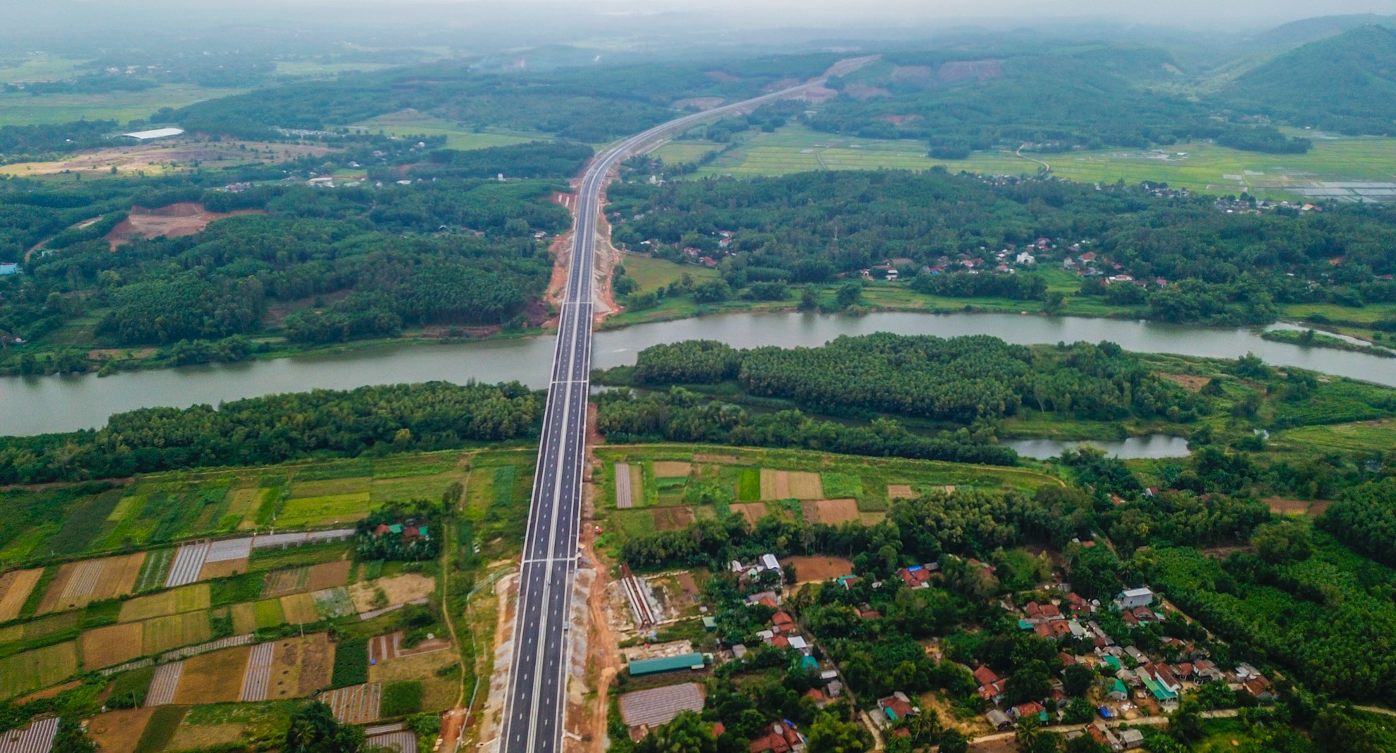Cao toc Da Nang - Quang Ngai anh 1