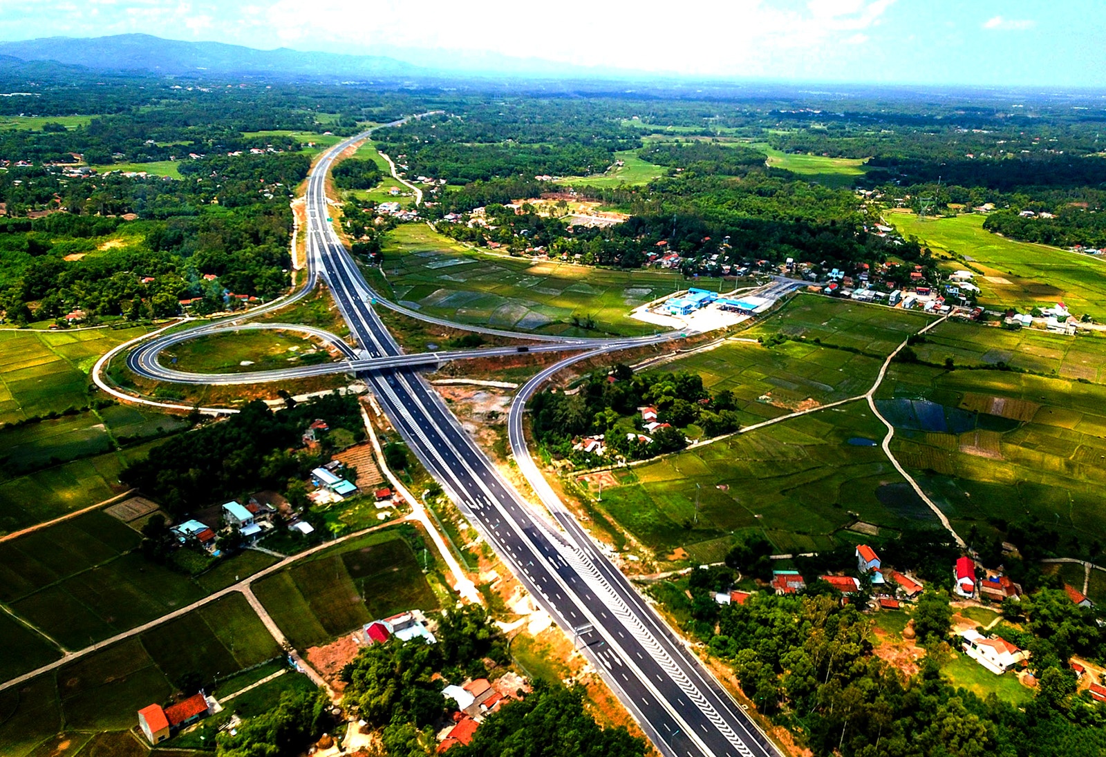 Them nhieu cau chui cua cao toc 34.500 ty bi tham dot hinh anh