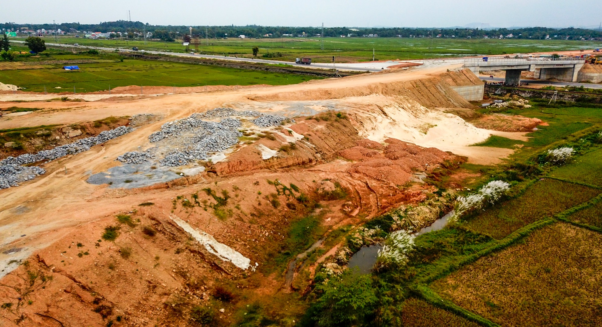 Cao toc Da Nang - Quang Ngai anh 3