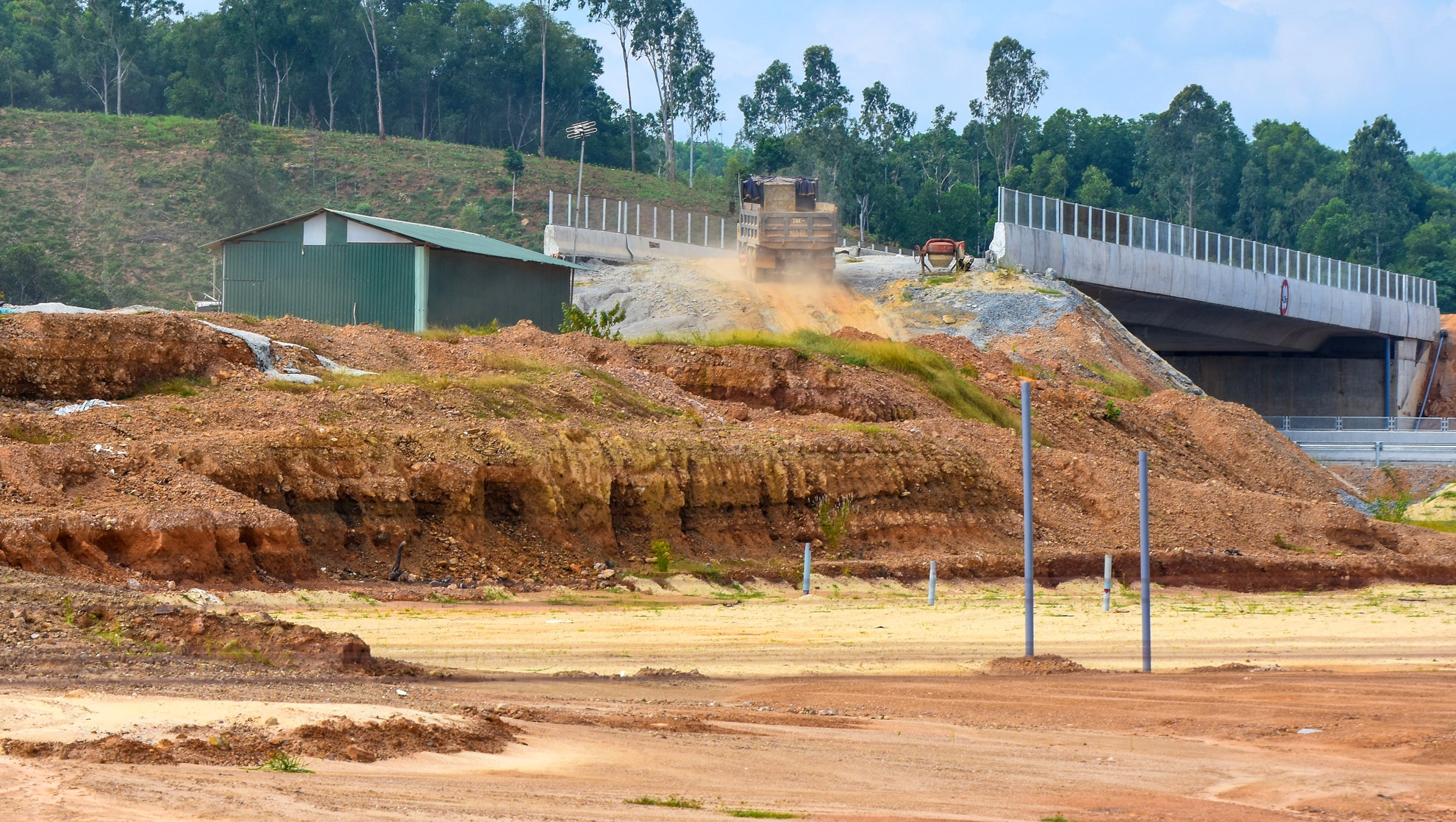 Cao toc Da Nang - Quang Ngai anh 4