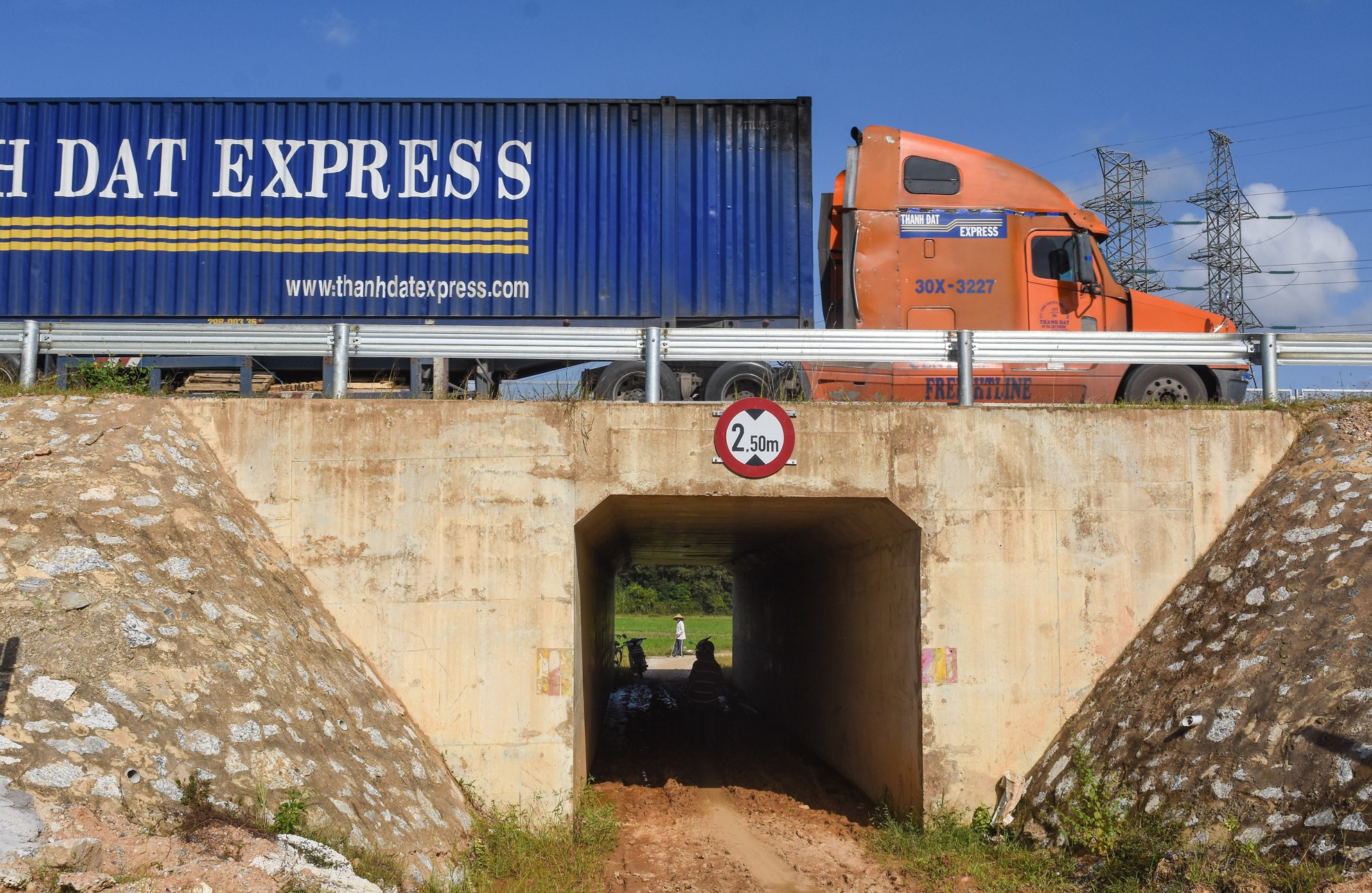 Cao toc Da Nang- Quang Ngai anh 10