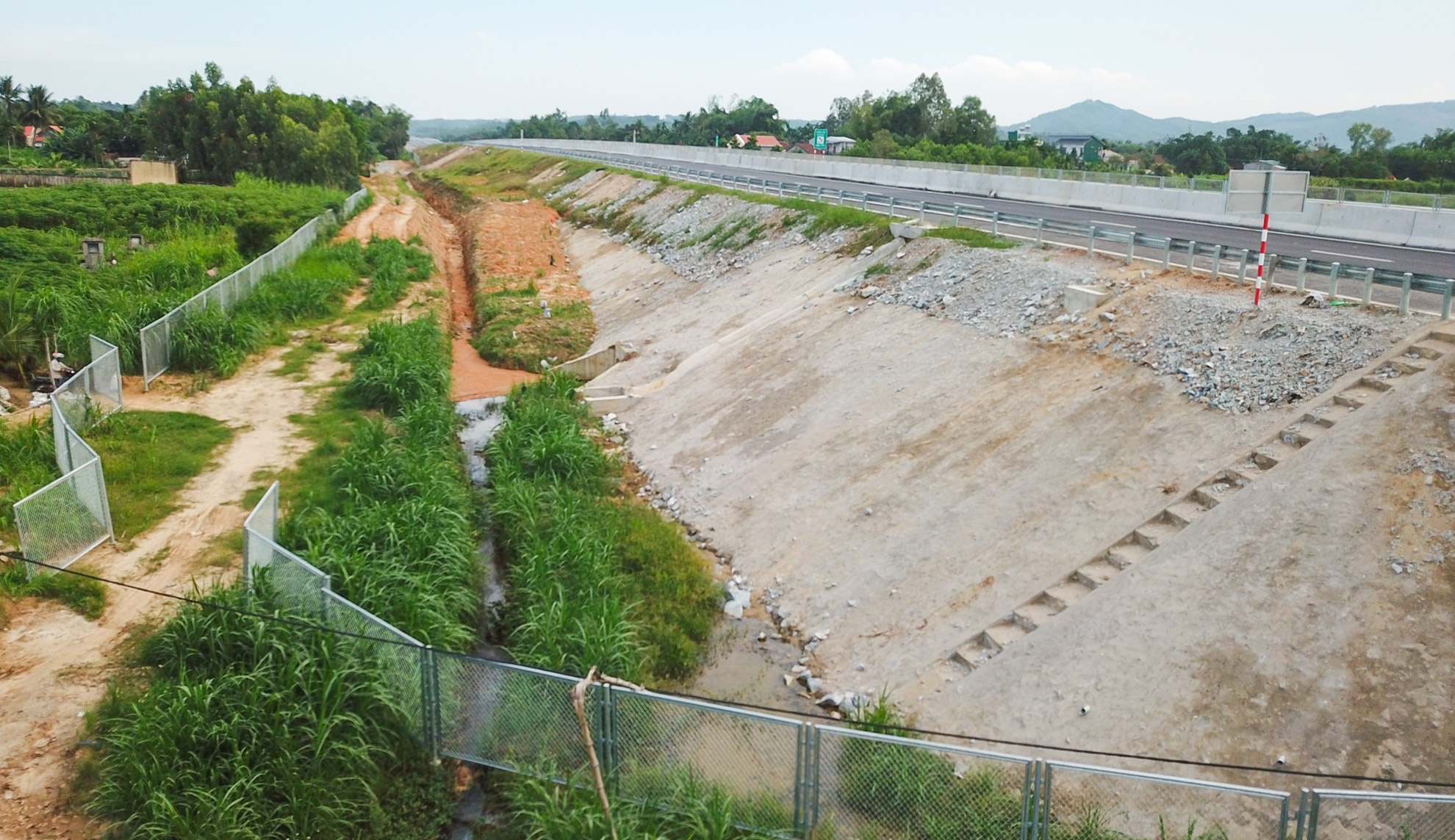 Cao toc Da Nang- Quang Ngai anh 14