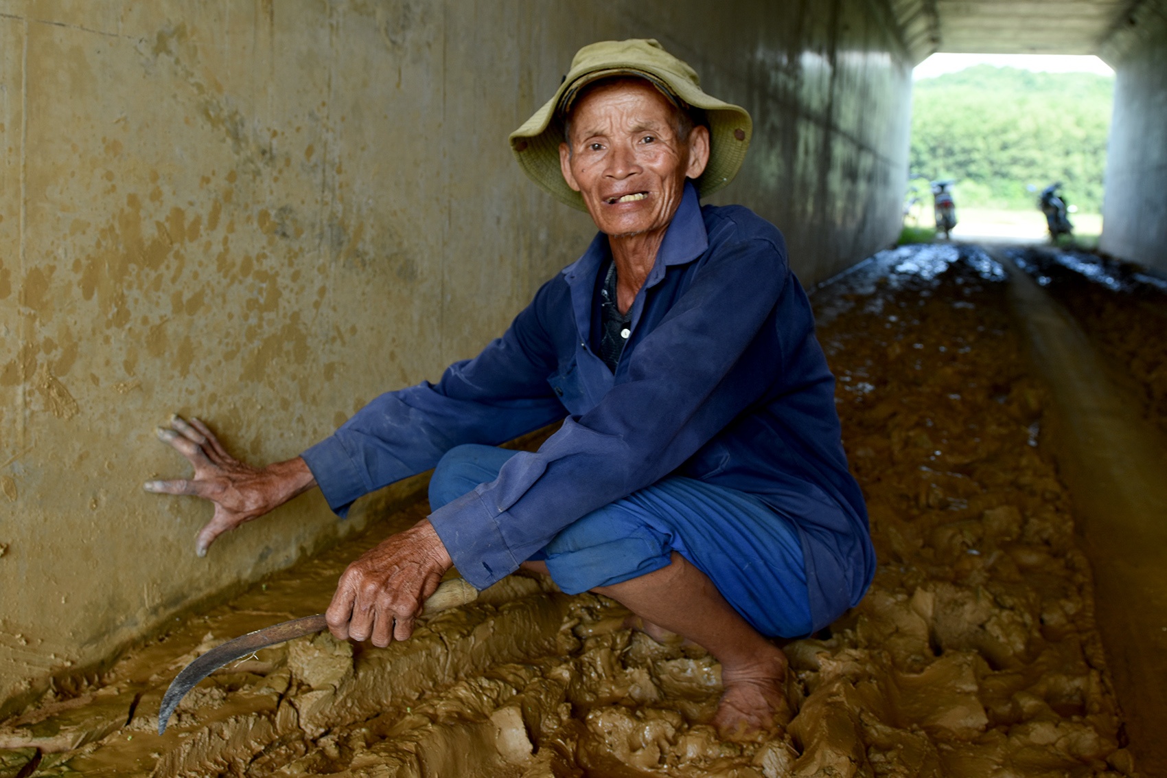 Dan Quang Ngai lo lu gay xoi lo nha vi cao toc 34.500 ty hinh anh