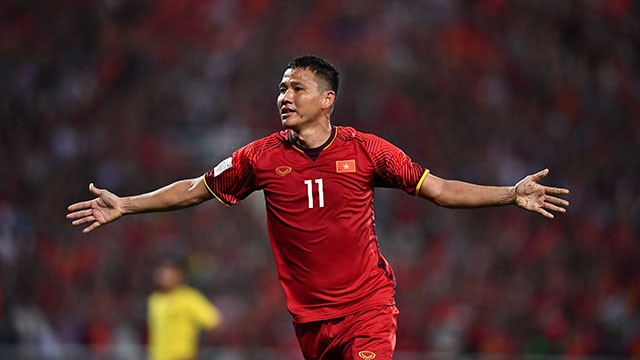 Nguoi ham mo o Sai Gon an mung chien thang cua tuyen Viet Nam hinh anh