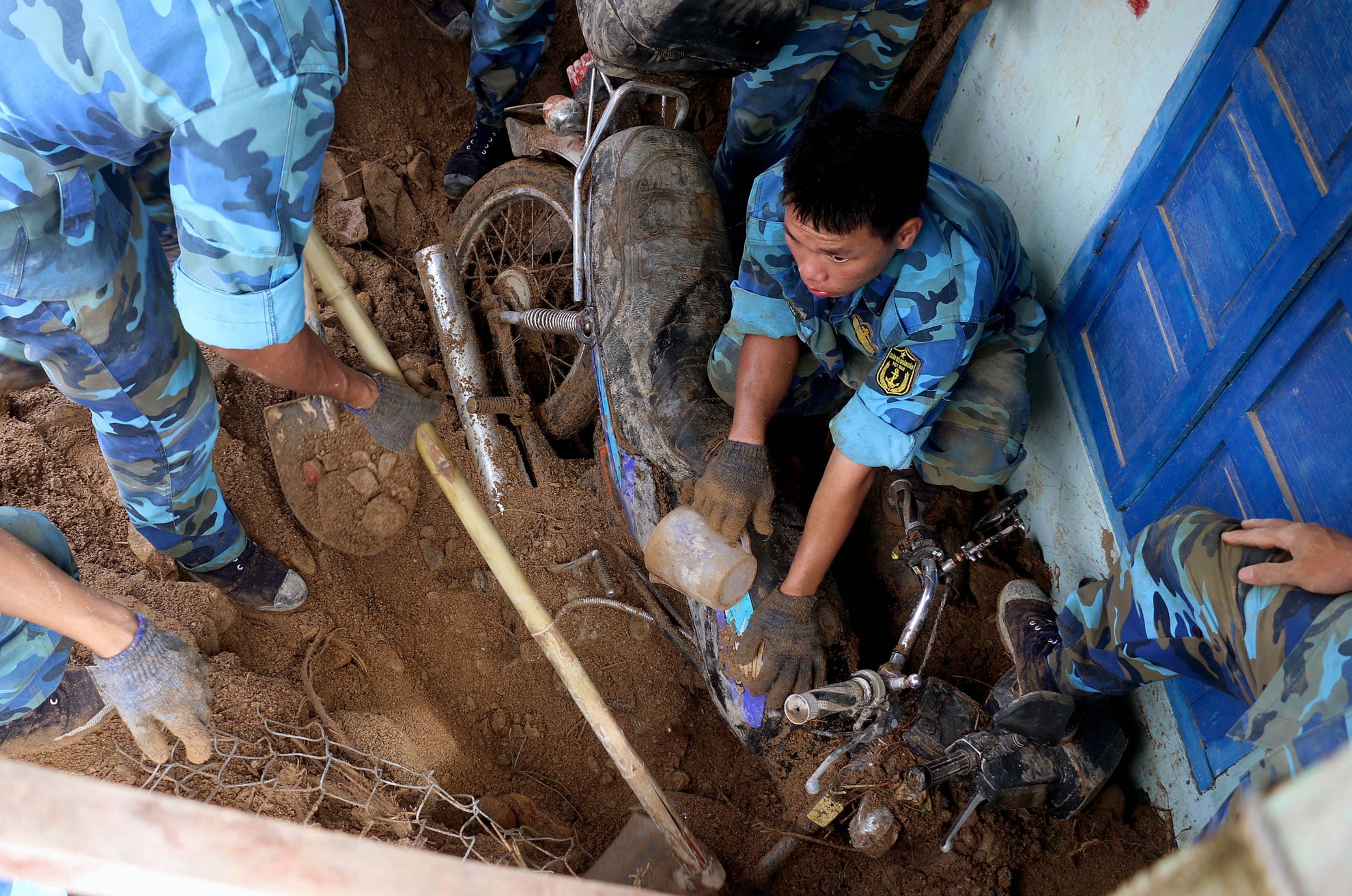 Canh tan hoang o lang chai pho bien Nha Trang sau tran lo nui hinh anh