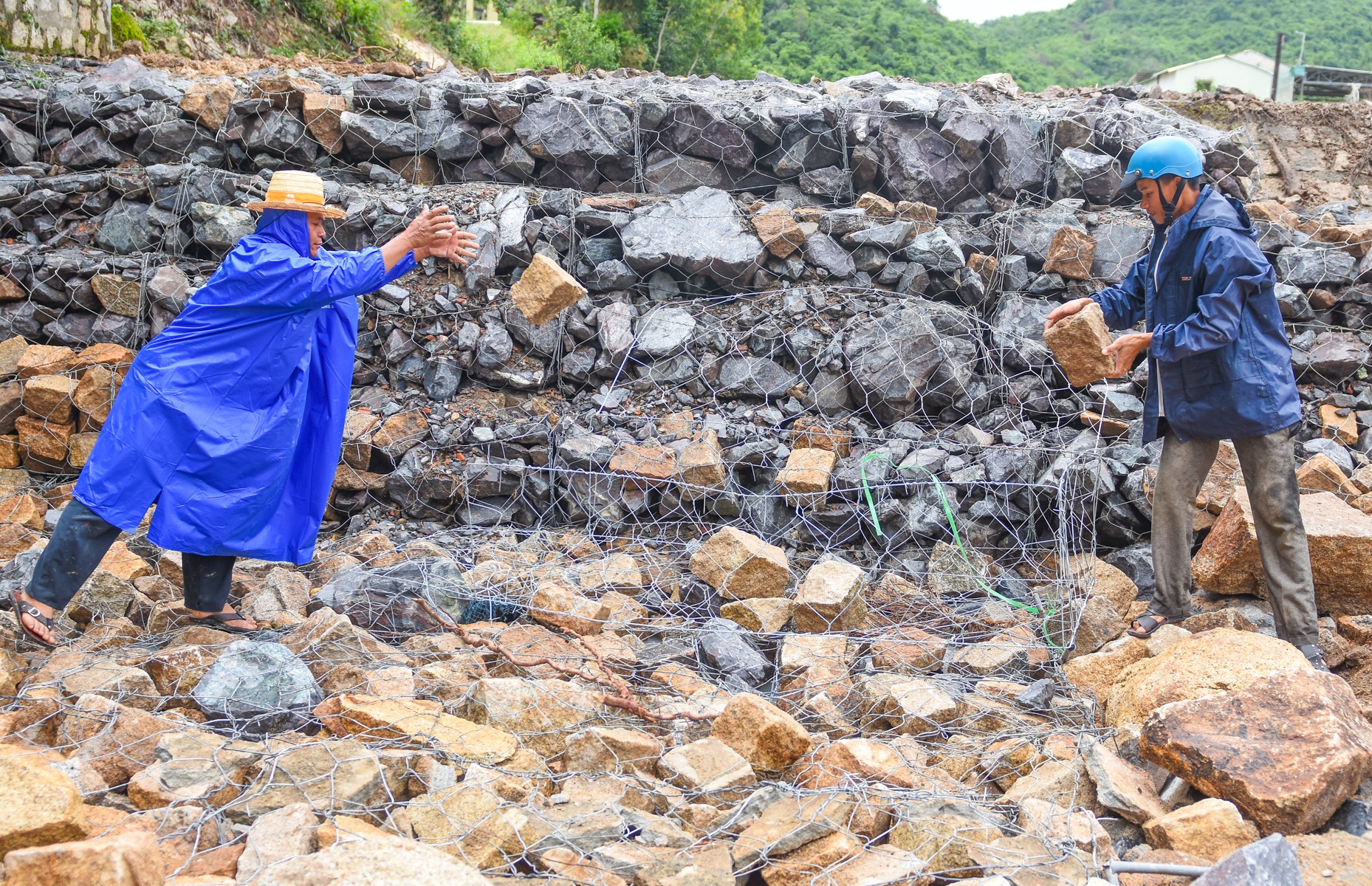 Cap tap chong bao so 9 anh 7