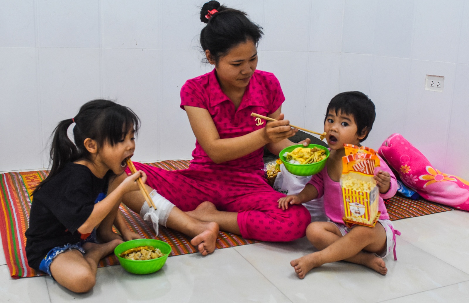 Dan ta tuc truong hoc, tram bien phong tranh bao so 9 - Usagi hinh anh