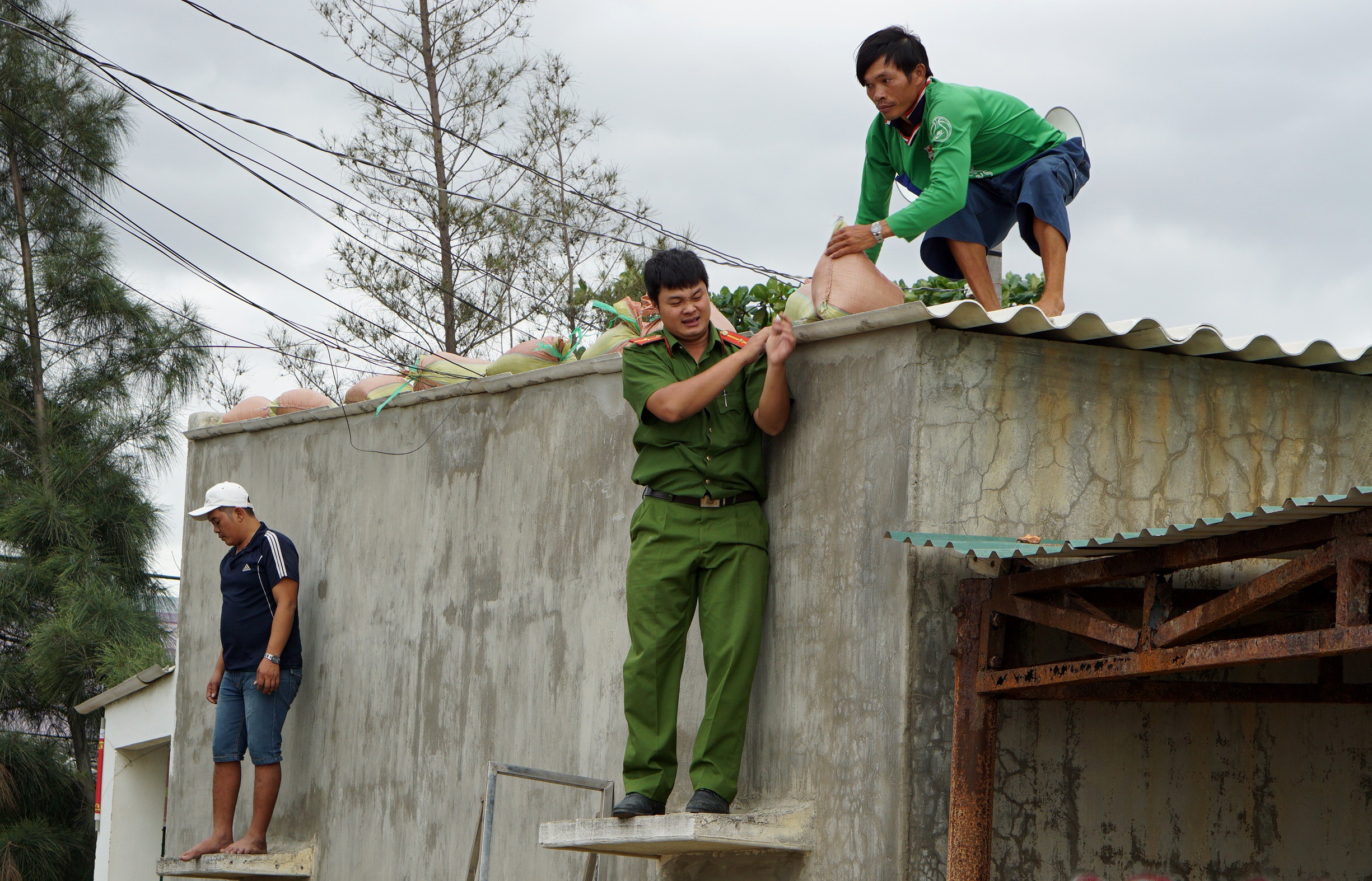 Dan Nha Trang chay tranh bao anh 18