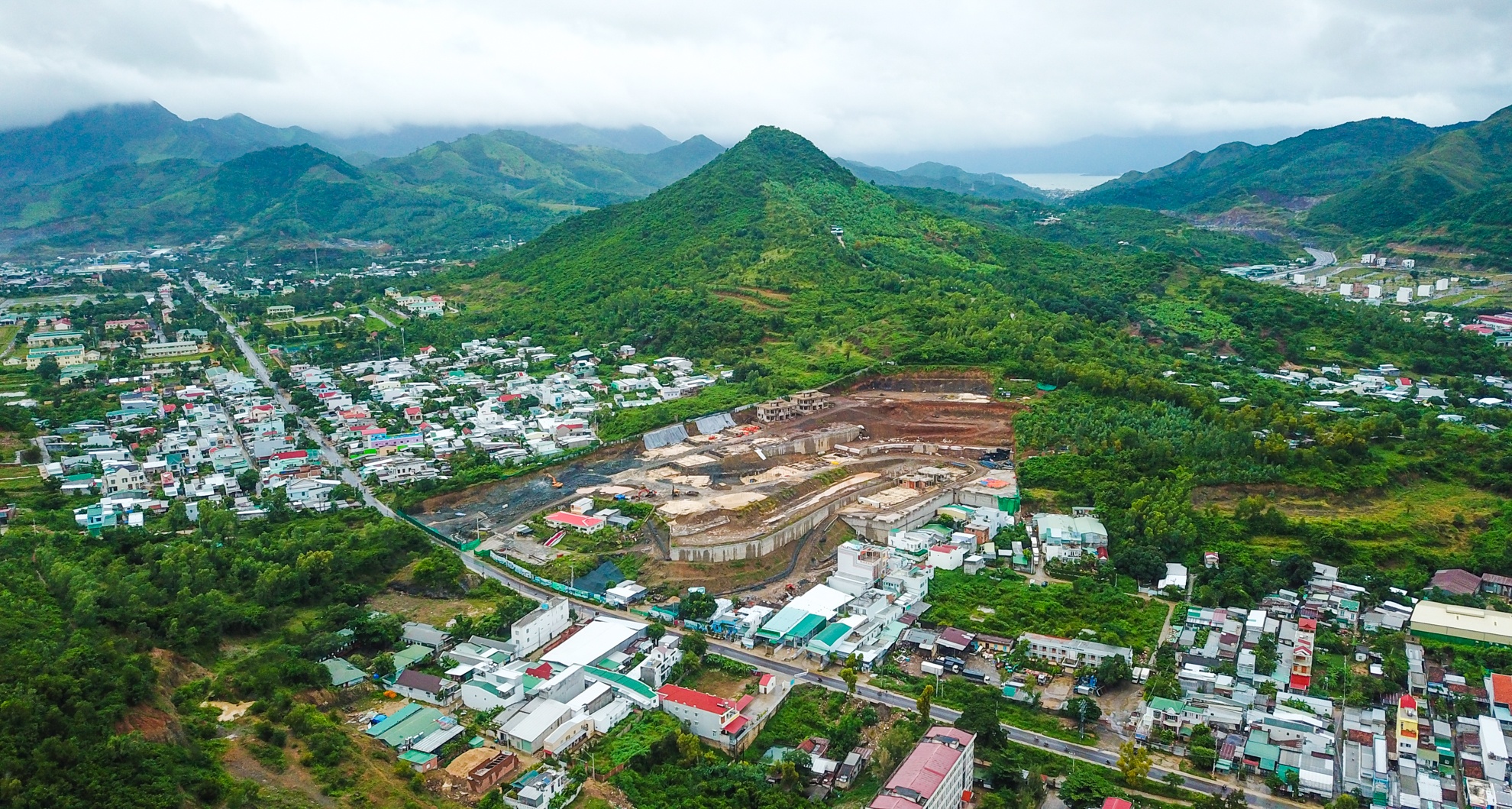 So hai duoi chan nui lo anh 14