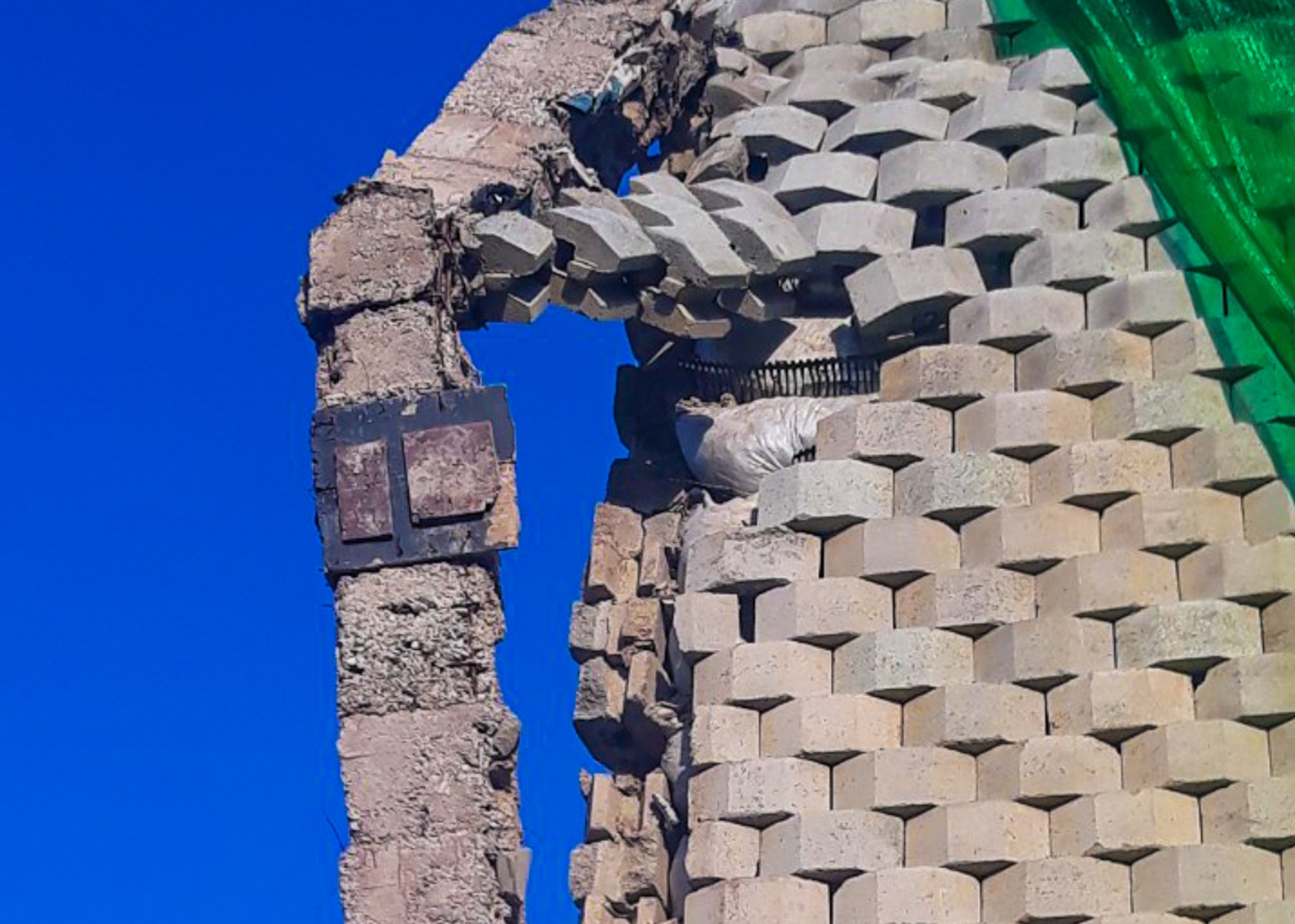 So hai duoi chan nui lo anh 16