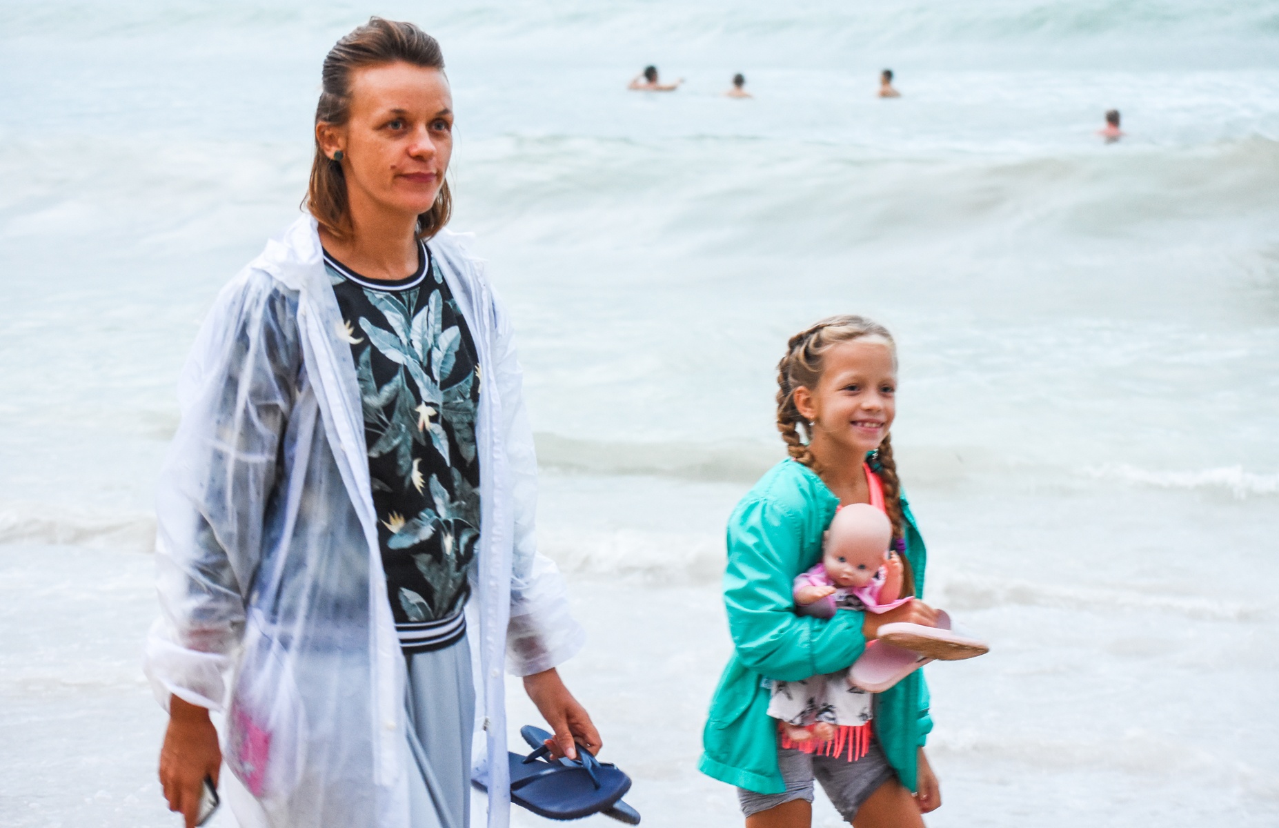 Du khach tam bien song lon anh 7