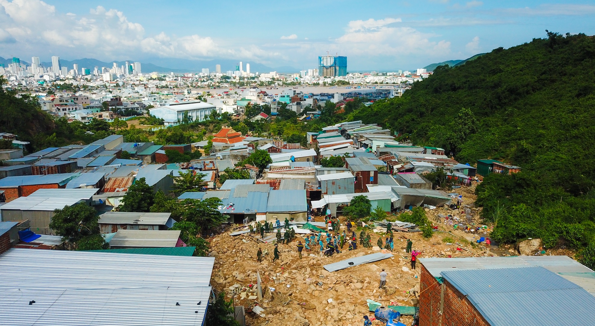 So hai duoi chan nui lo anh 7