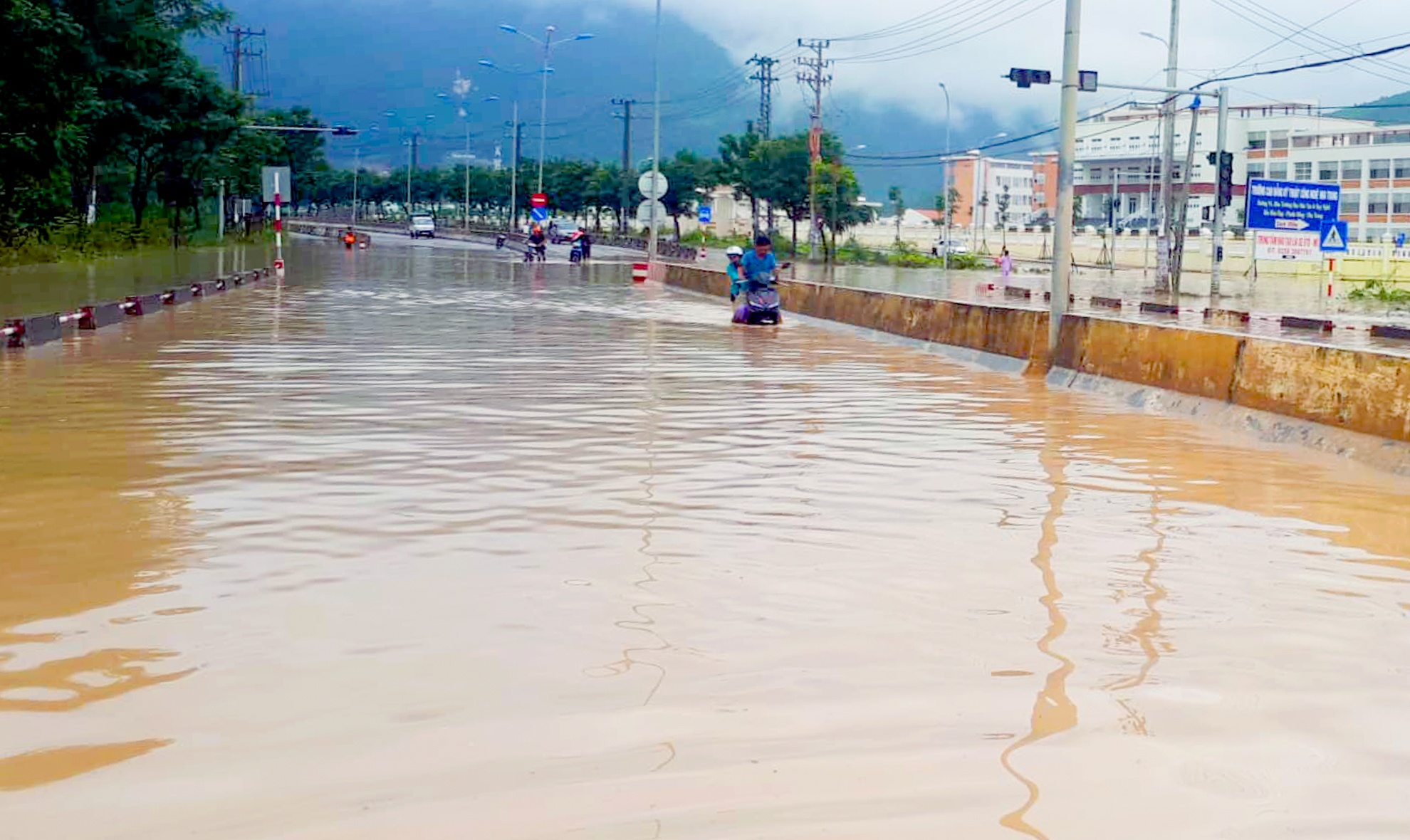 Khanh Hoa co lap nhieu noi anh 3