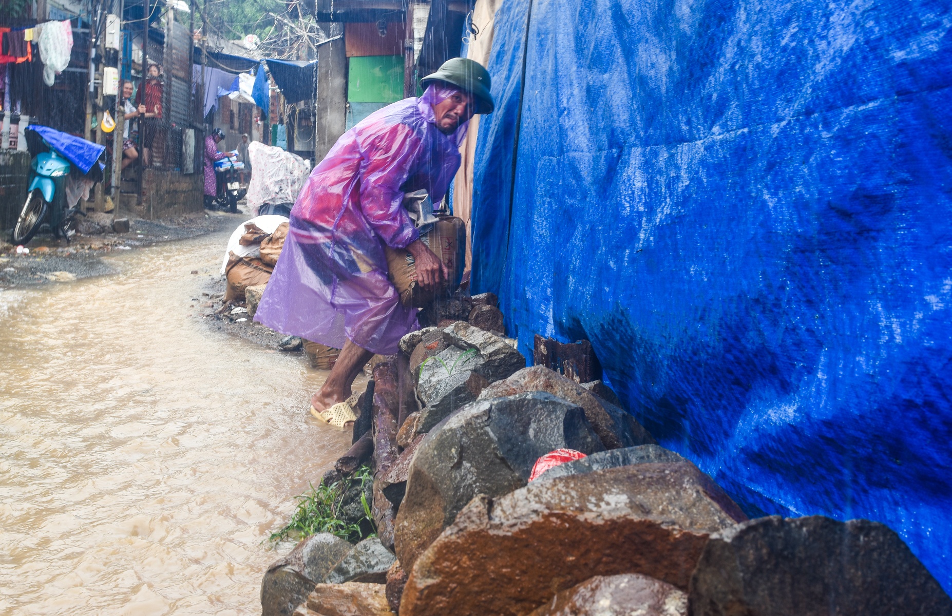 Nha Trang ung pho mua lu anh 3