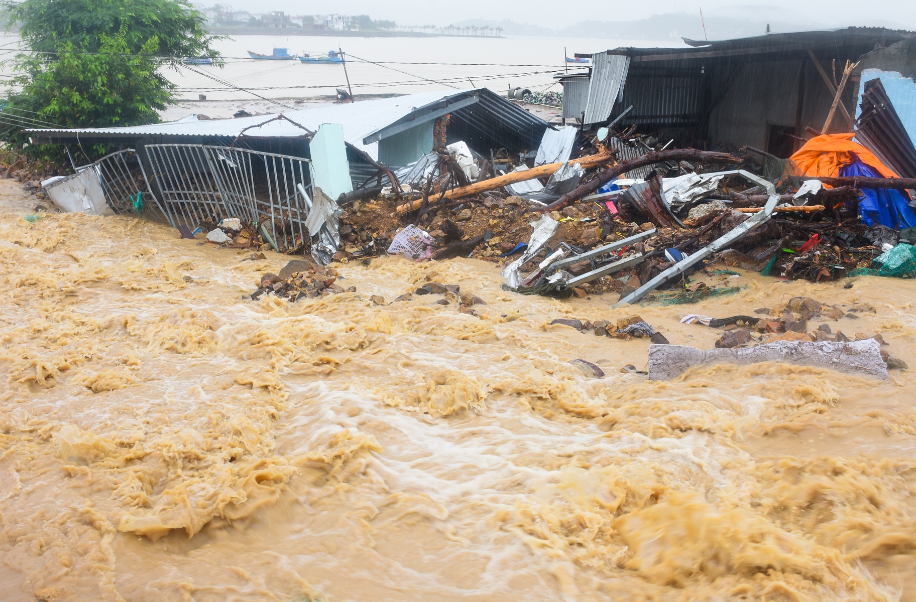 Nha Trang ung pho mua lu anh 10