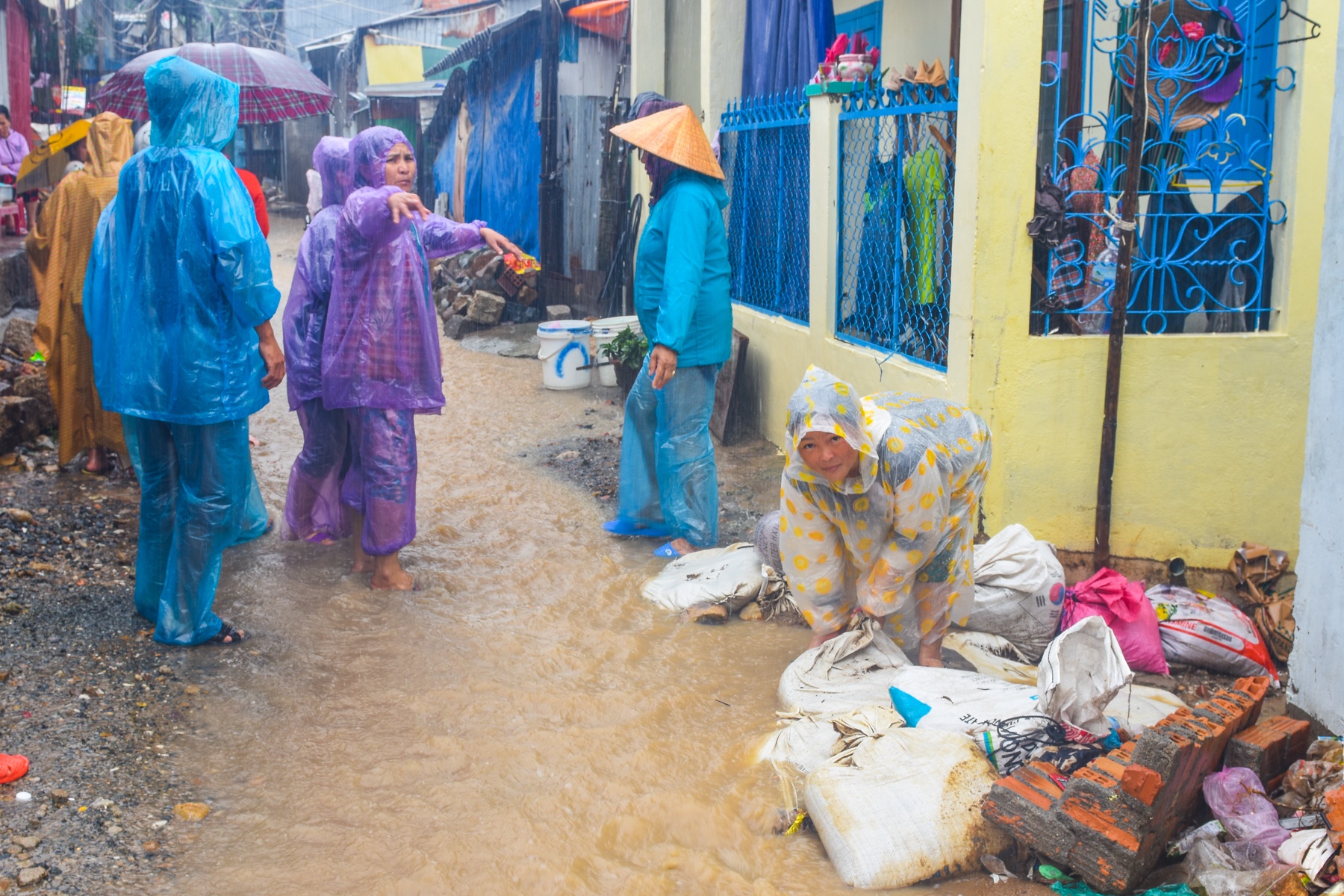 Nha Trang ung pho mua lu anh 2