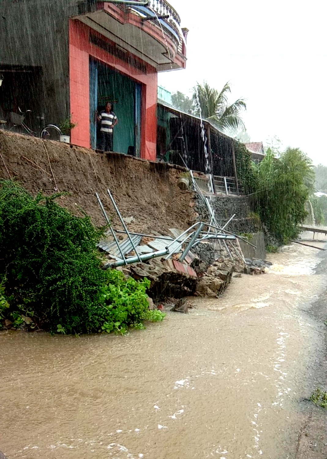Mưa lũ lớn Phú Yên ảnh 2 Mua lu lon Phu Yen anh 2
