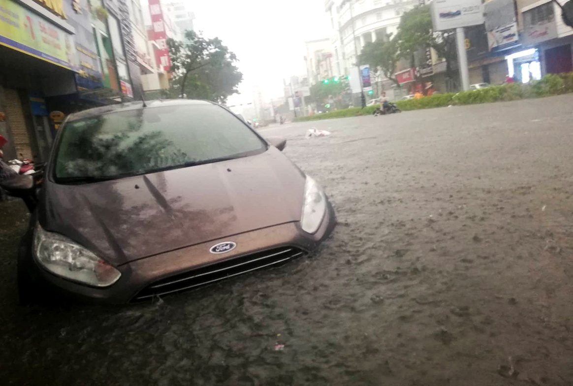 Mua lon Da Nang ngap sau anh 12