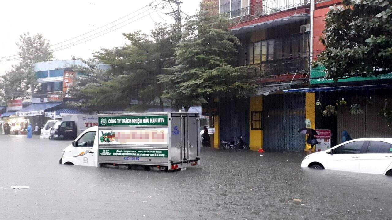 Mua lon Da Nang ngap sau anh 10